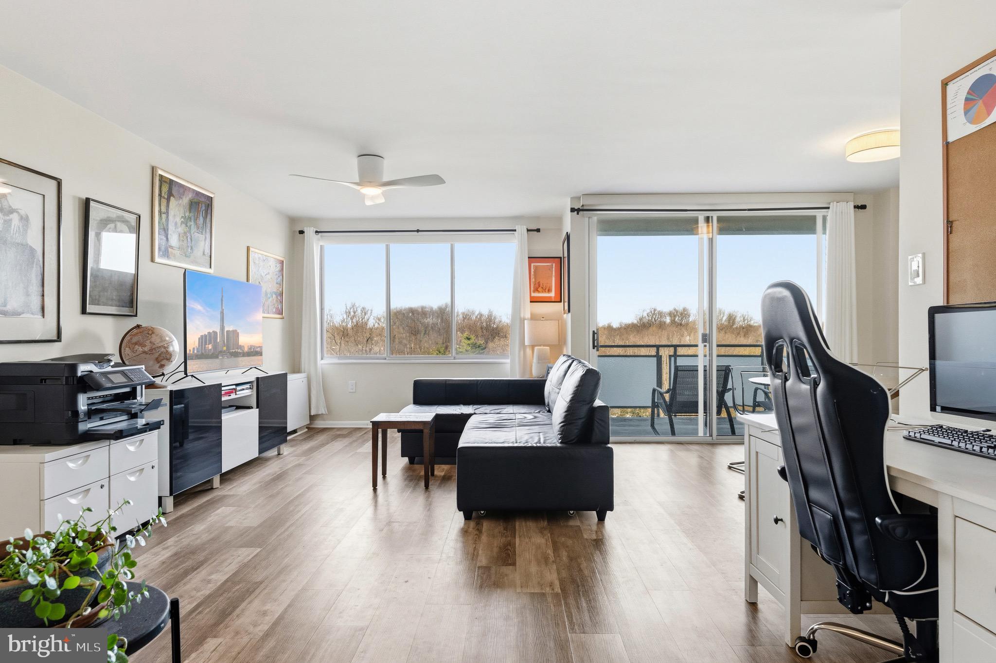 10201 GROSVENOR PLACE 1404