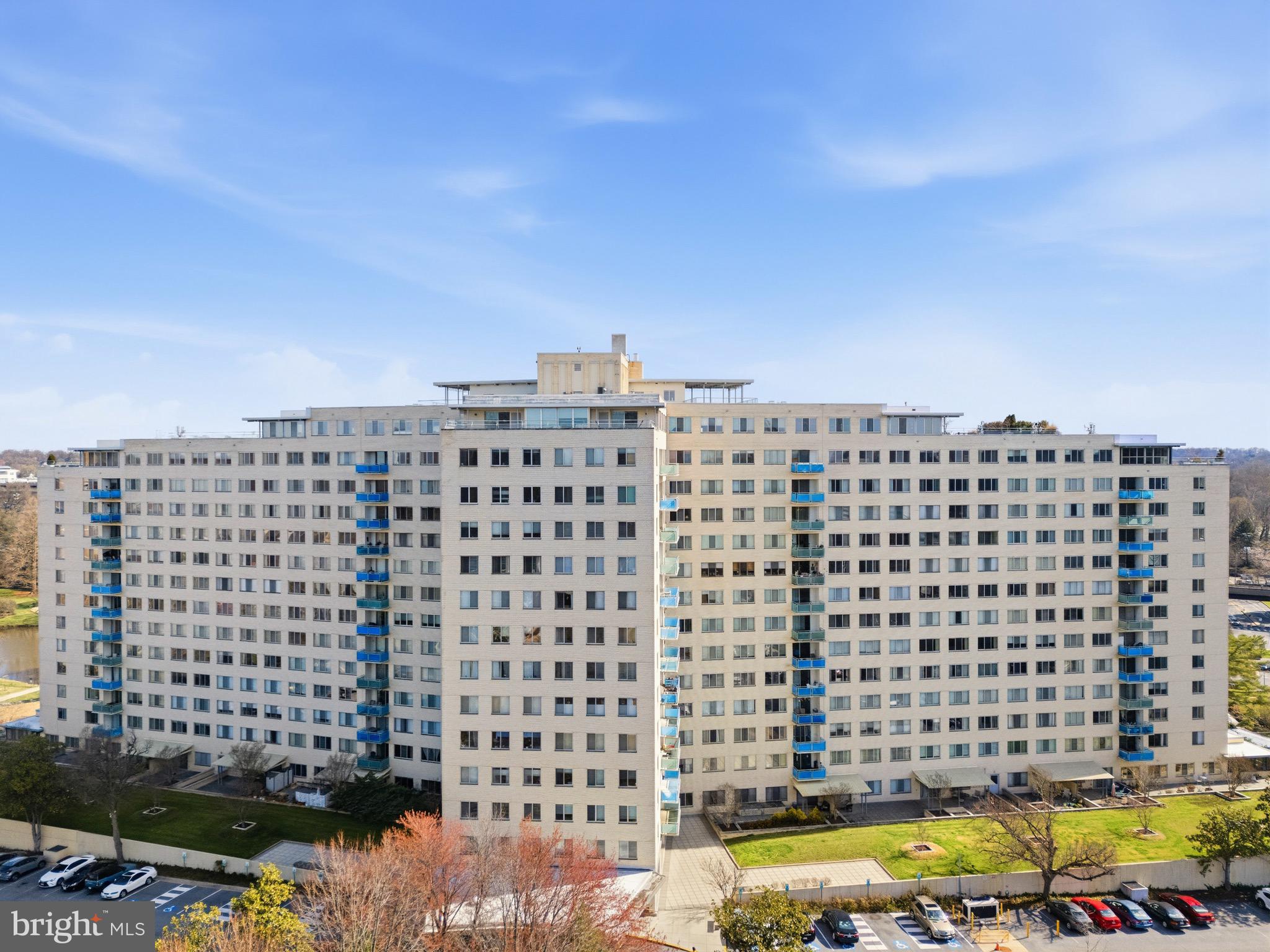 10201 GROSVENOR PLACE 1404