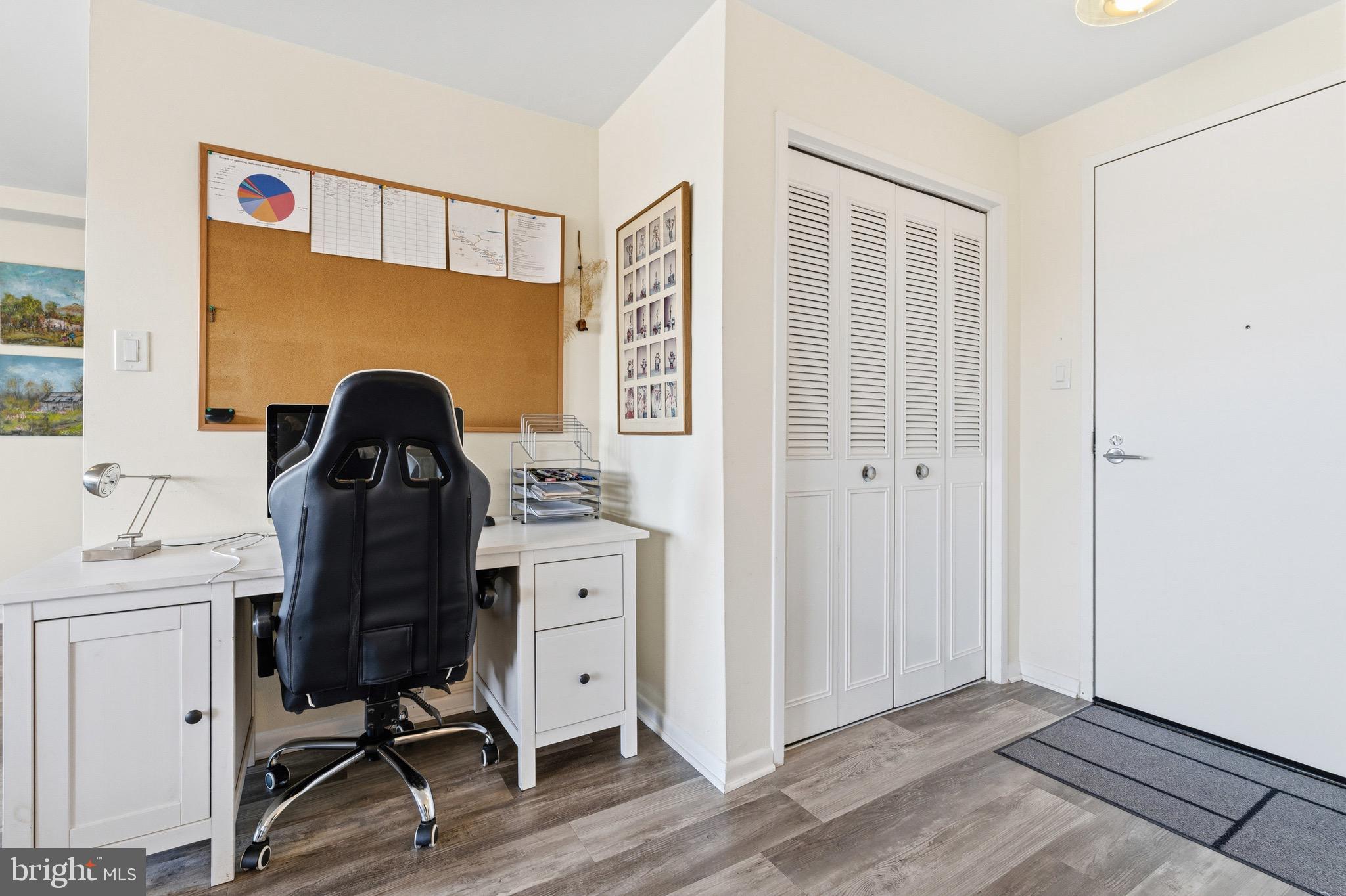 10201 GROSVENOR PLACE 1404