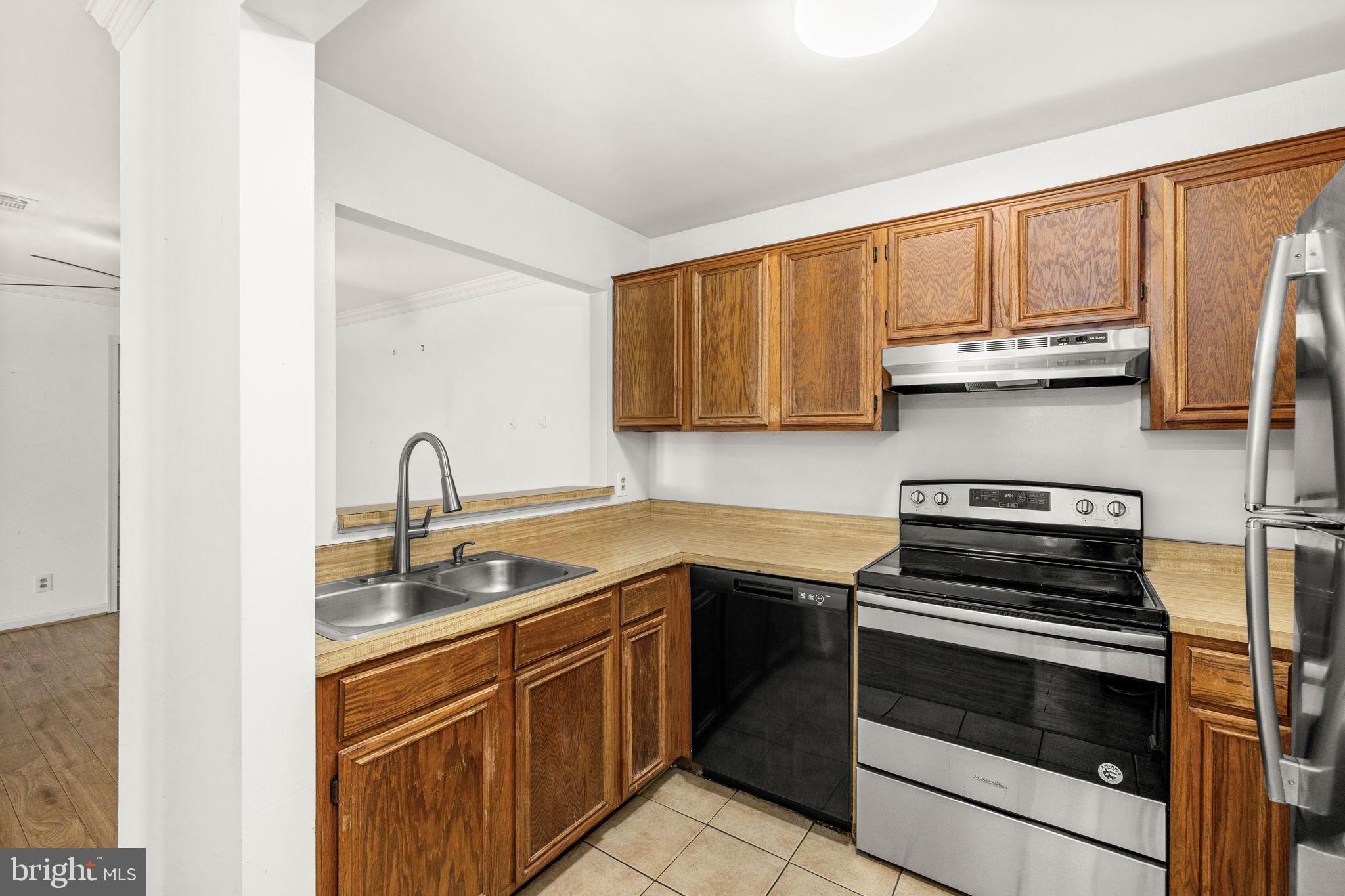 SUNNINGDALE MEADOWS - Residential