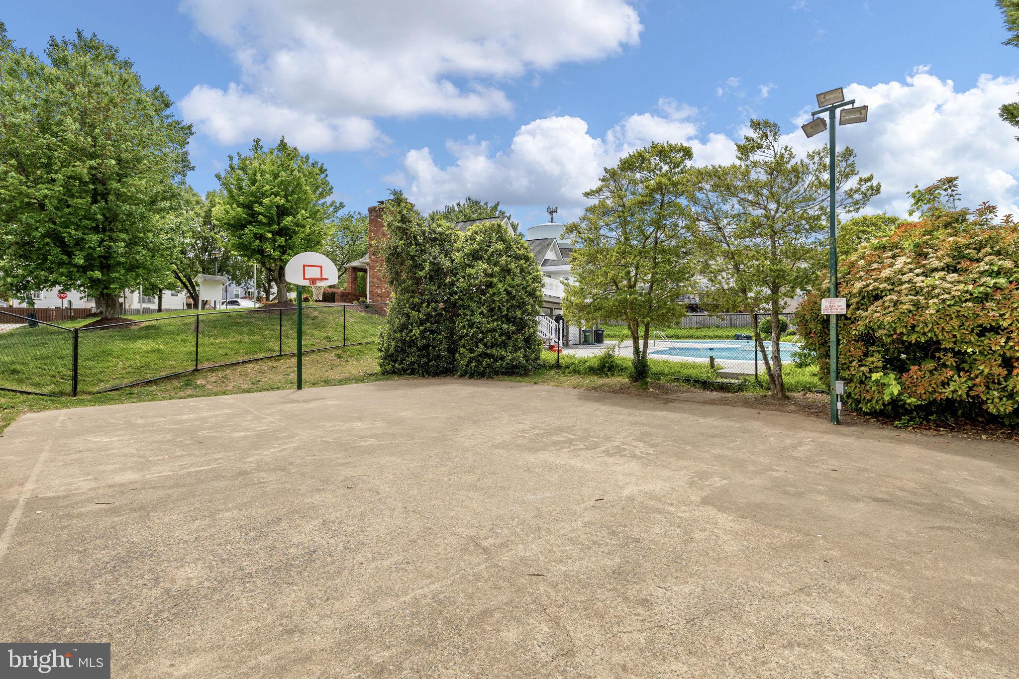 SUNNINGDALE MEADOWS - Residential