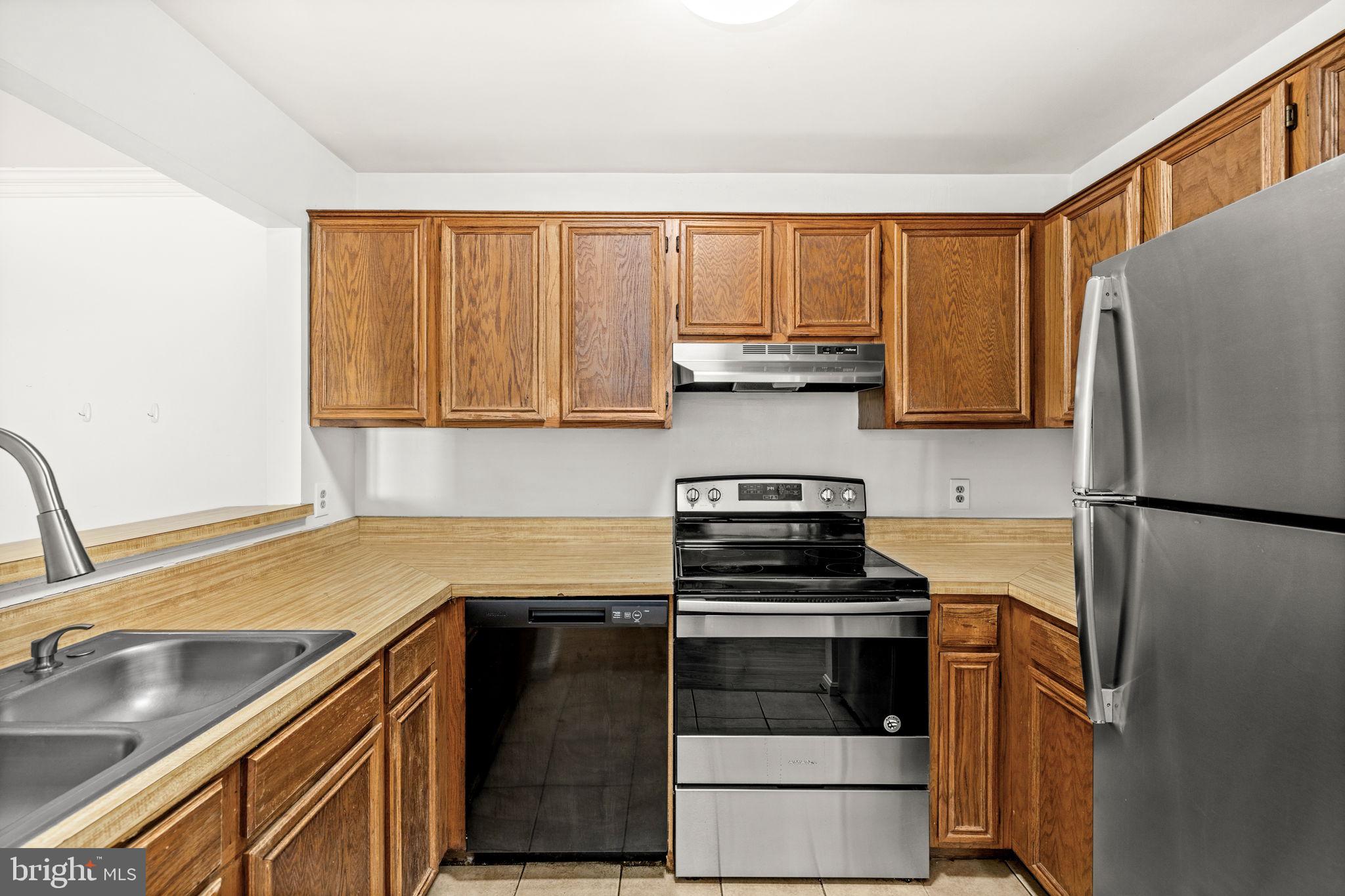 SUNNINGDALE MEADOWS - Residential