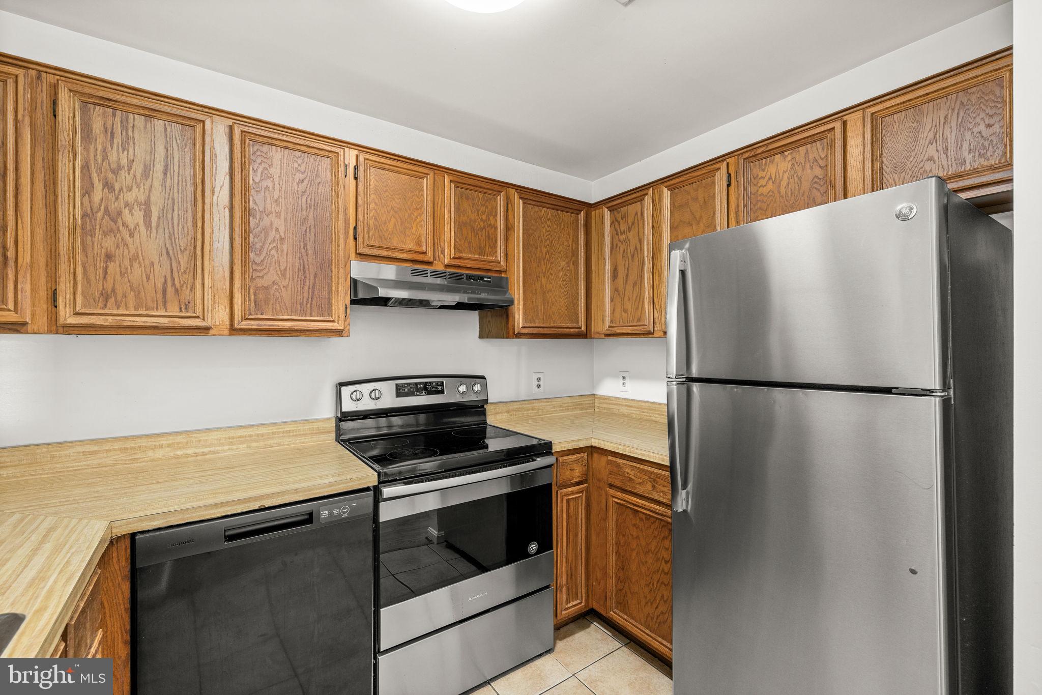 SUNNINGDALE MEADOWS - Residential