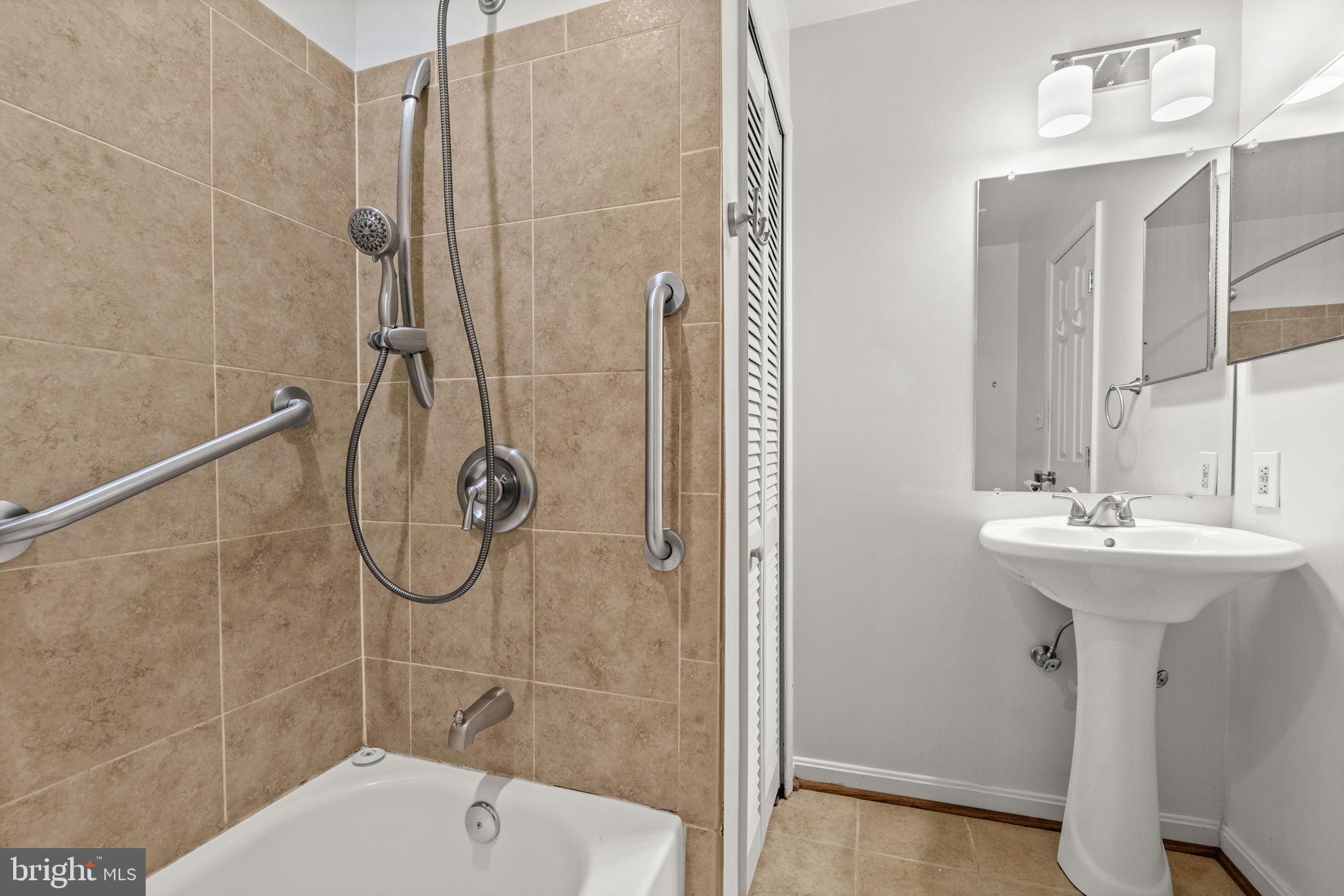 SUNNINGDALE MEADOWS - Residential