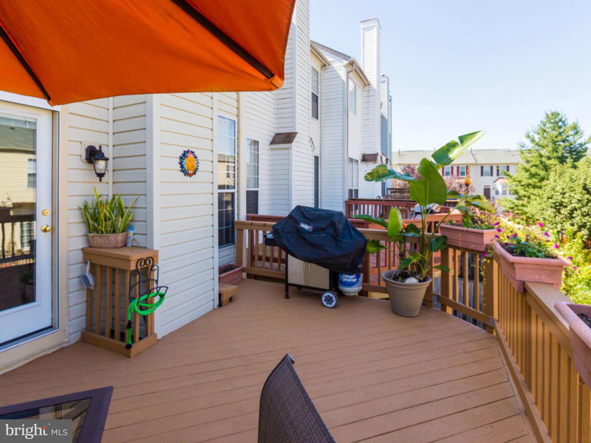 ISLAND CREEK - Residential