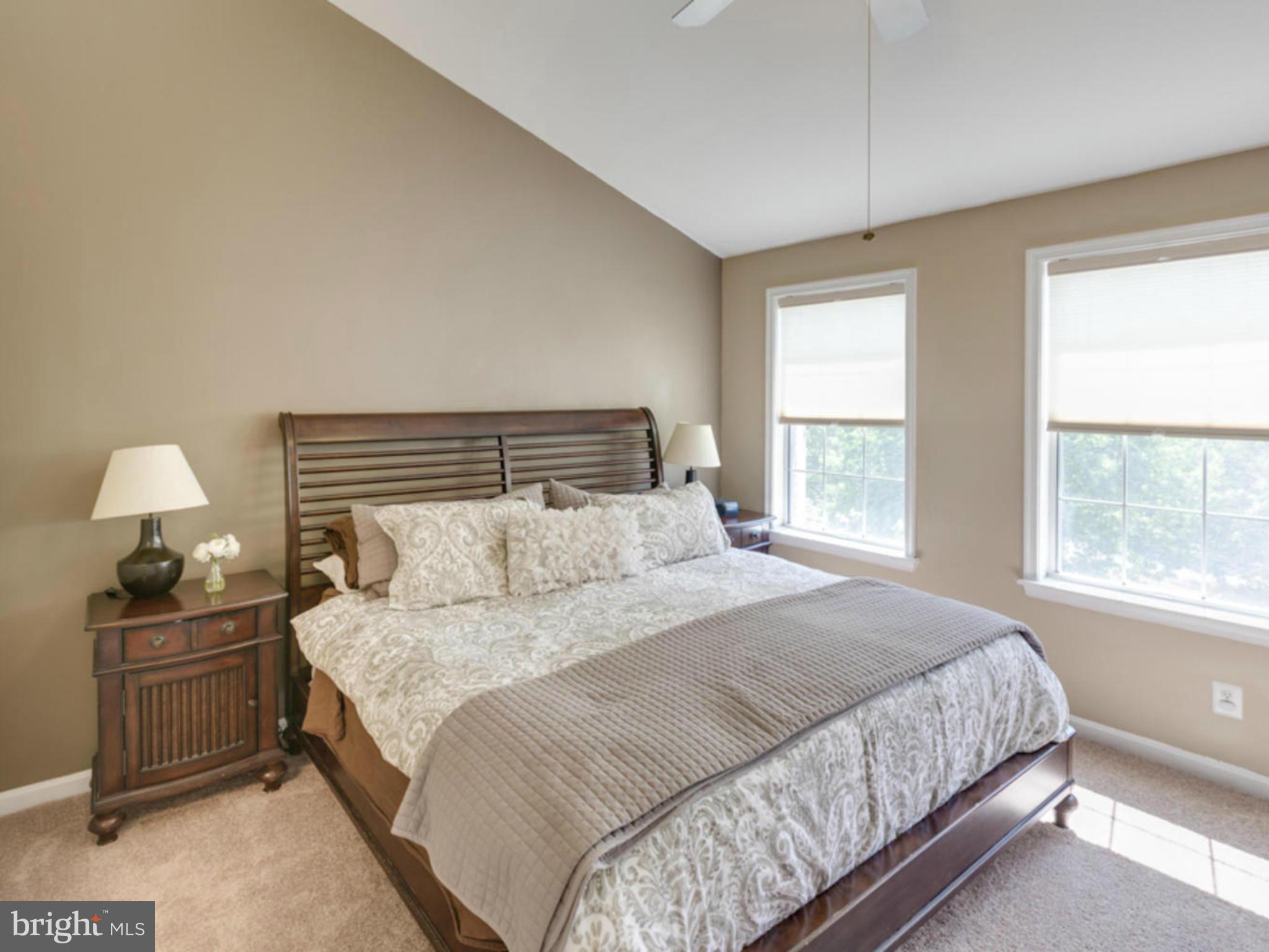 ISLAND CREEK - Residential