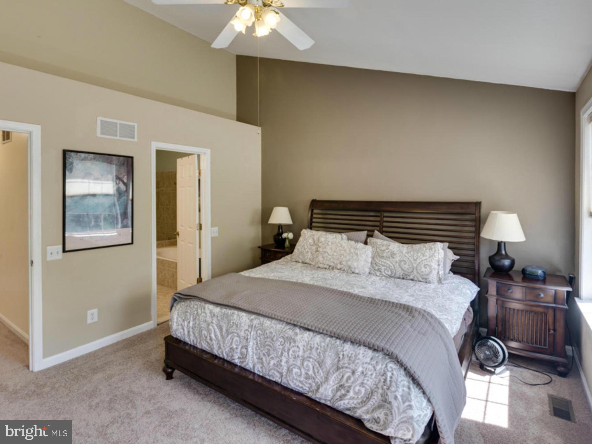 ISLAND CREEK - Residential