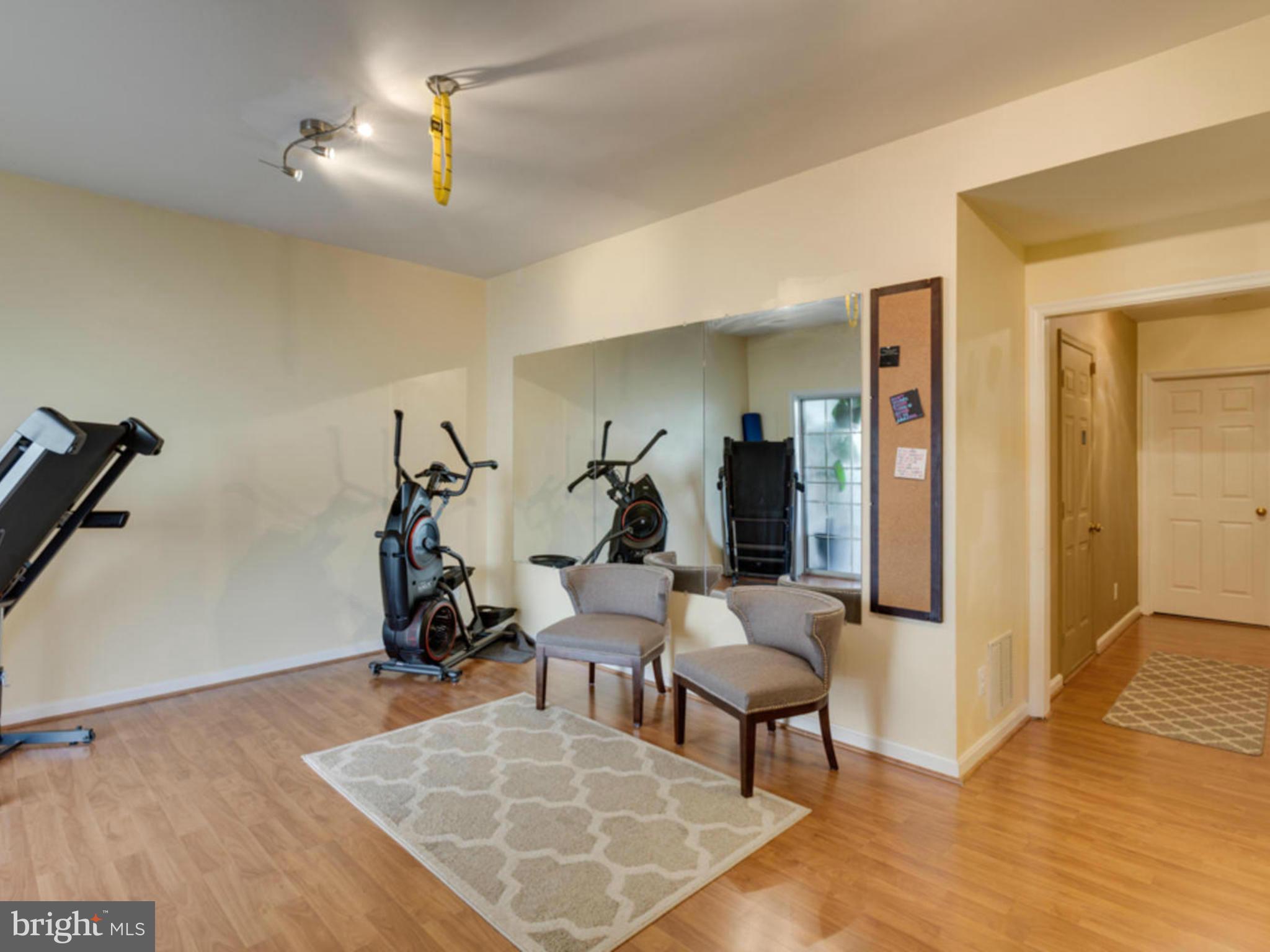 ISLAND CREEK - Residential