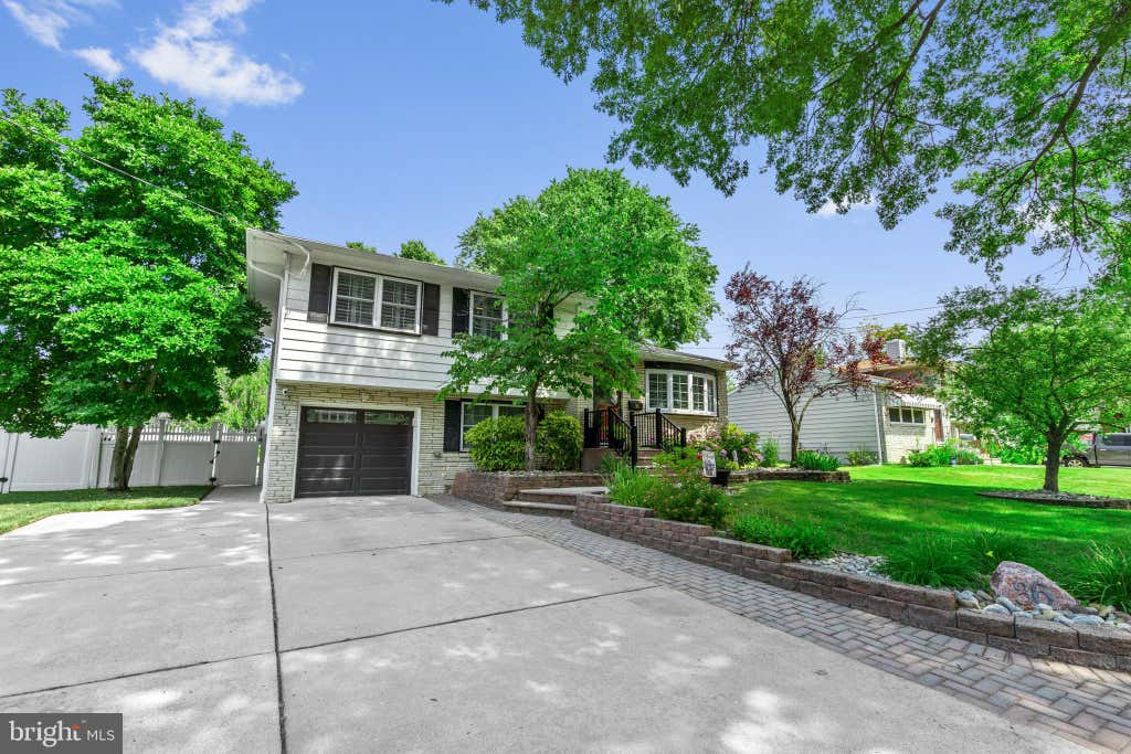 Photo of 36 Beaver Drive, BARRINGTON, NJ 08007 (MLS # NJCD2120826)