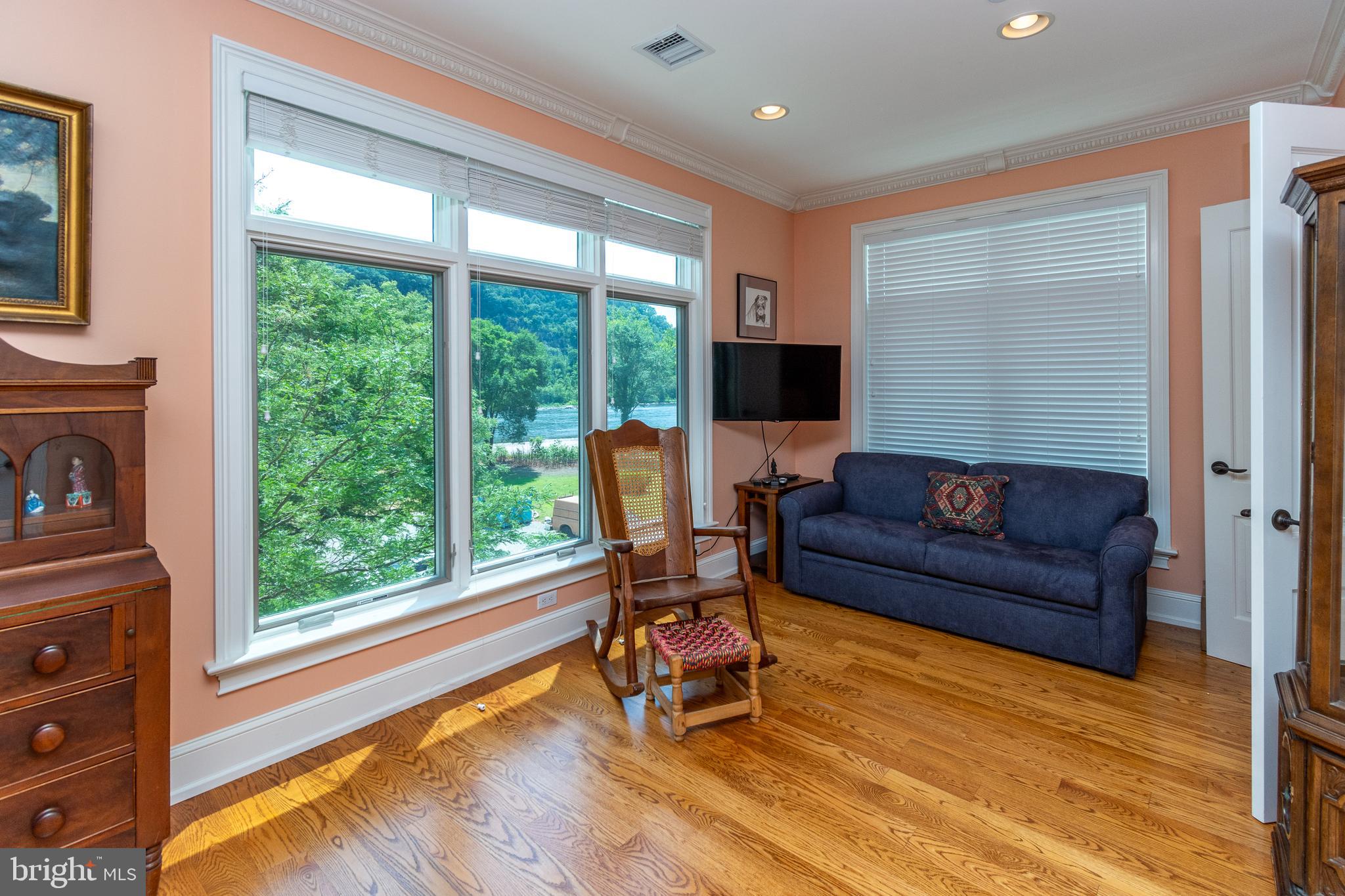 WATERVIEW PLACE - Residential