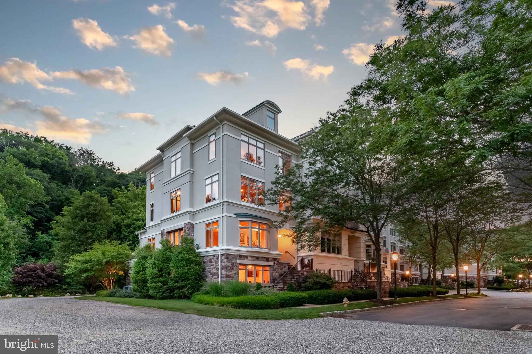 WATERVIEW PLACE - Residential
