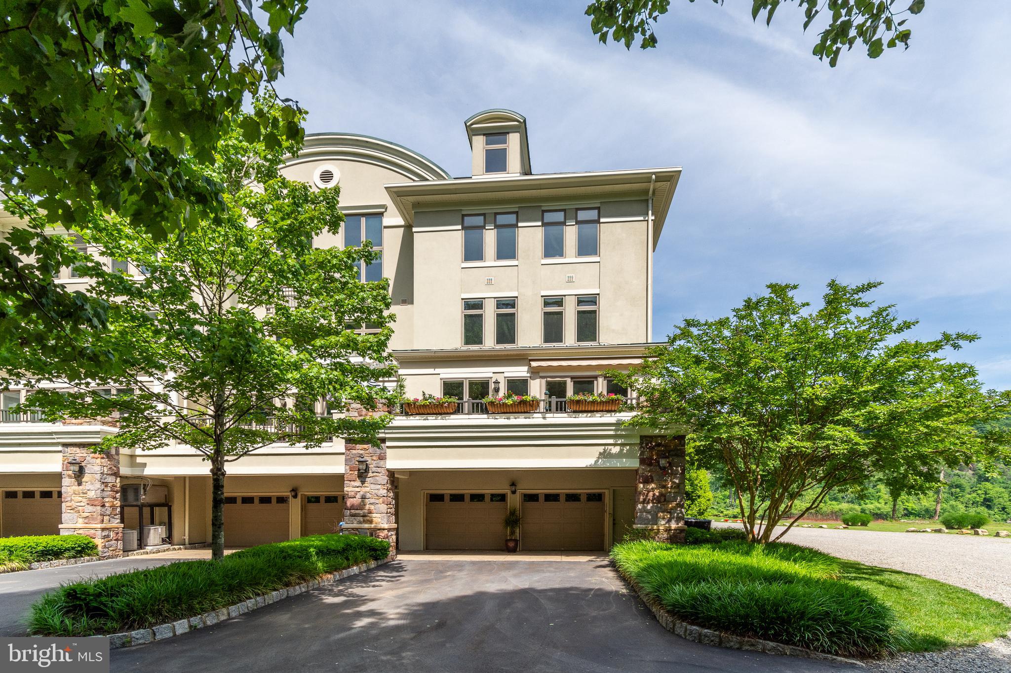 WATERVIEW PLACE - Residential