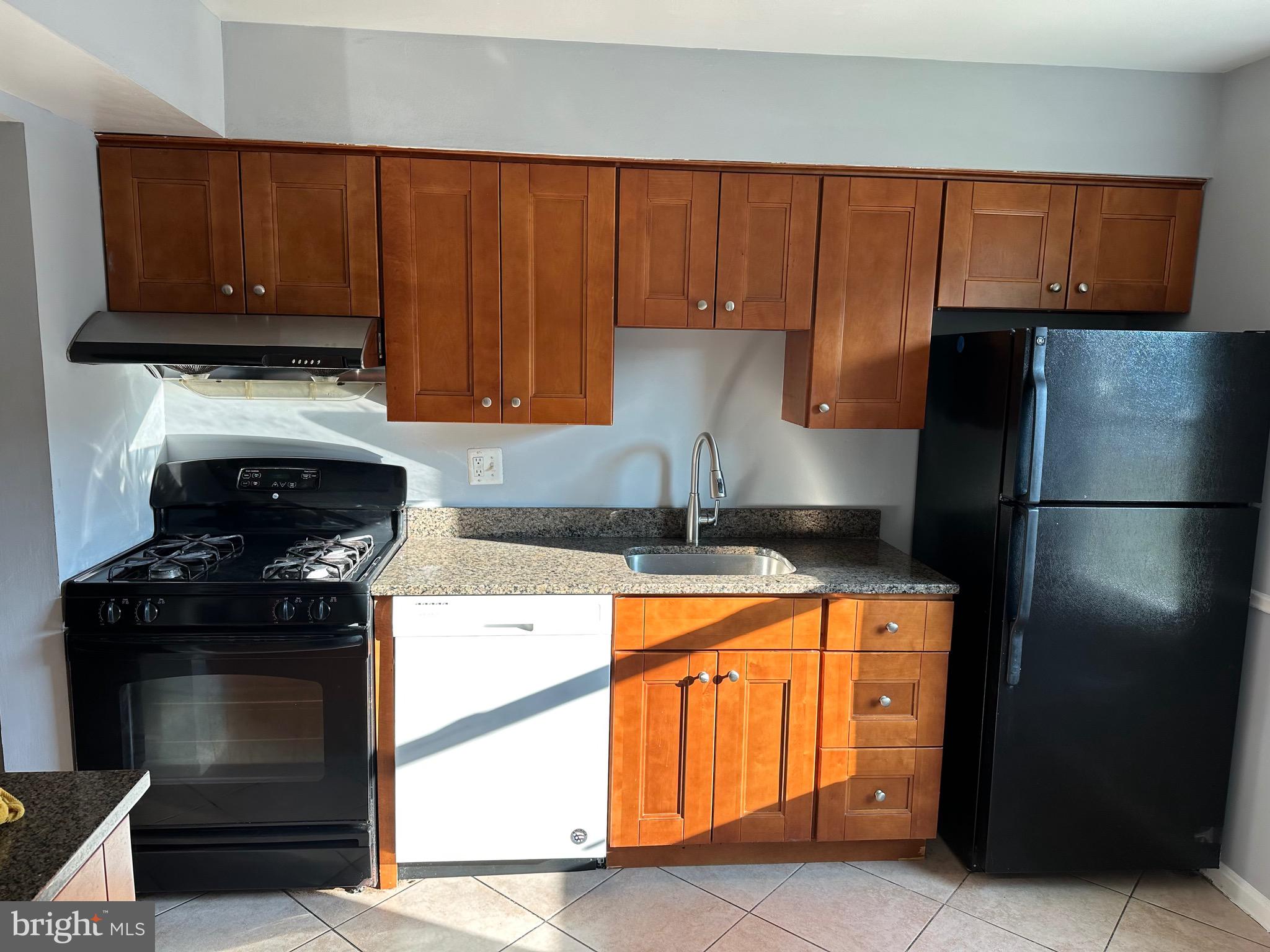 LAKE RIDGE - Residential Lease