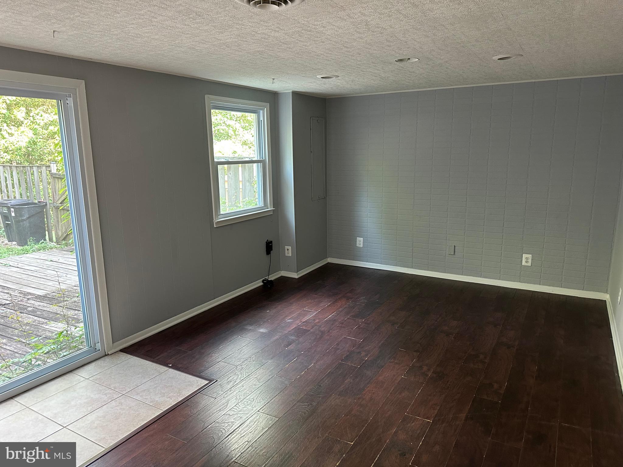 LAKE RIDGE - Residential Lease