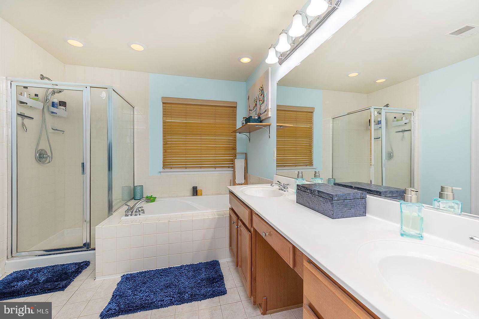 WAKELAND MANOR - Residential