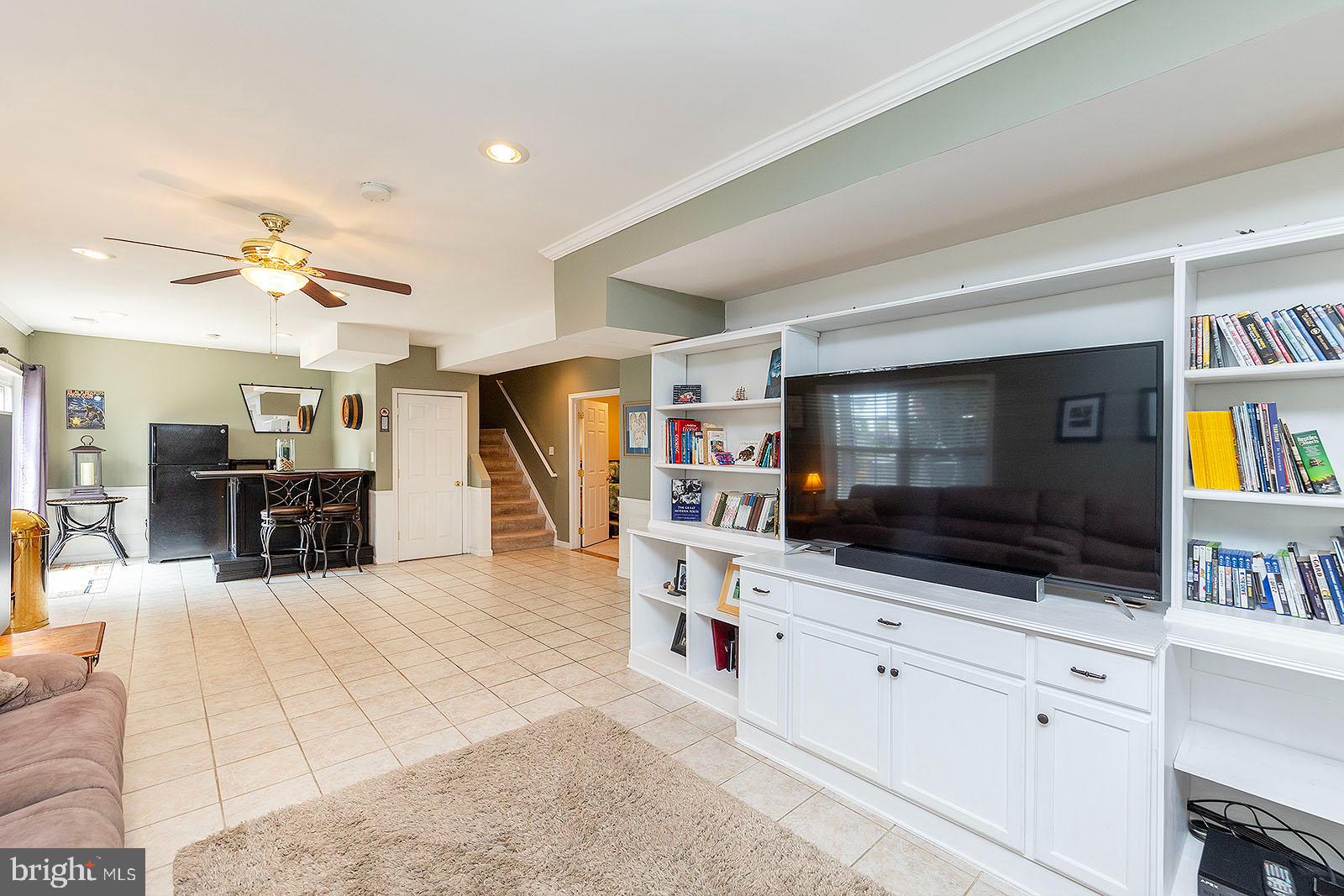 WAKELAND MANOR - Residential