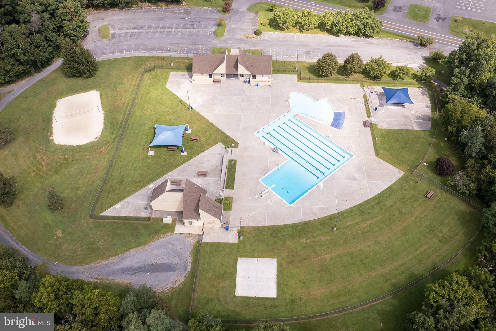 WAKELAND MANOR - Residential