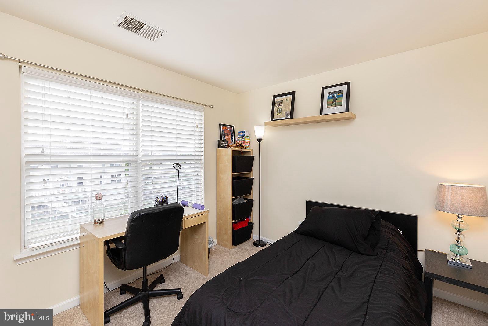 WAKELAND MANOR - Residential