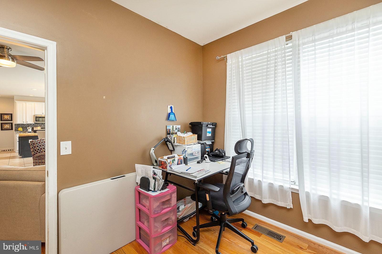 WAKELAND MANOR - Residential