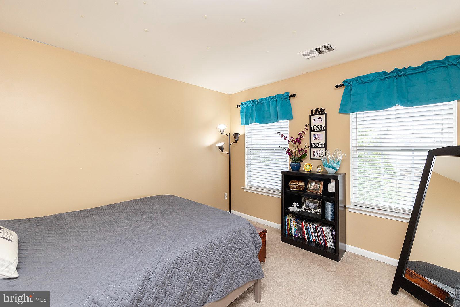 WAKELAND MANOR - Residential