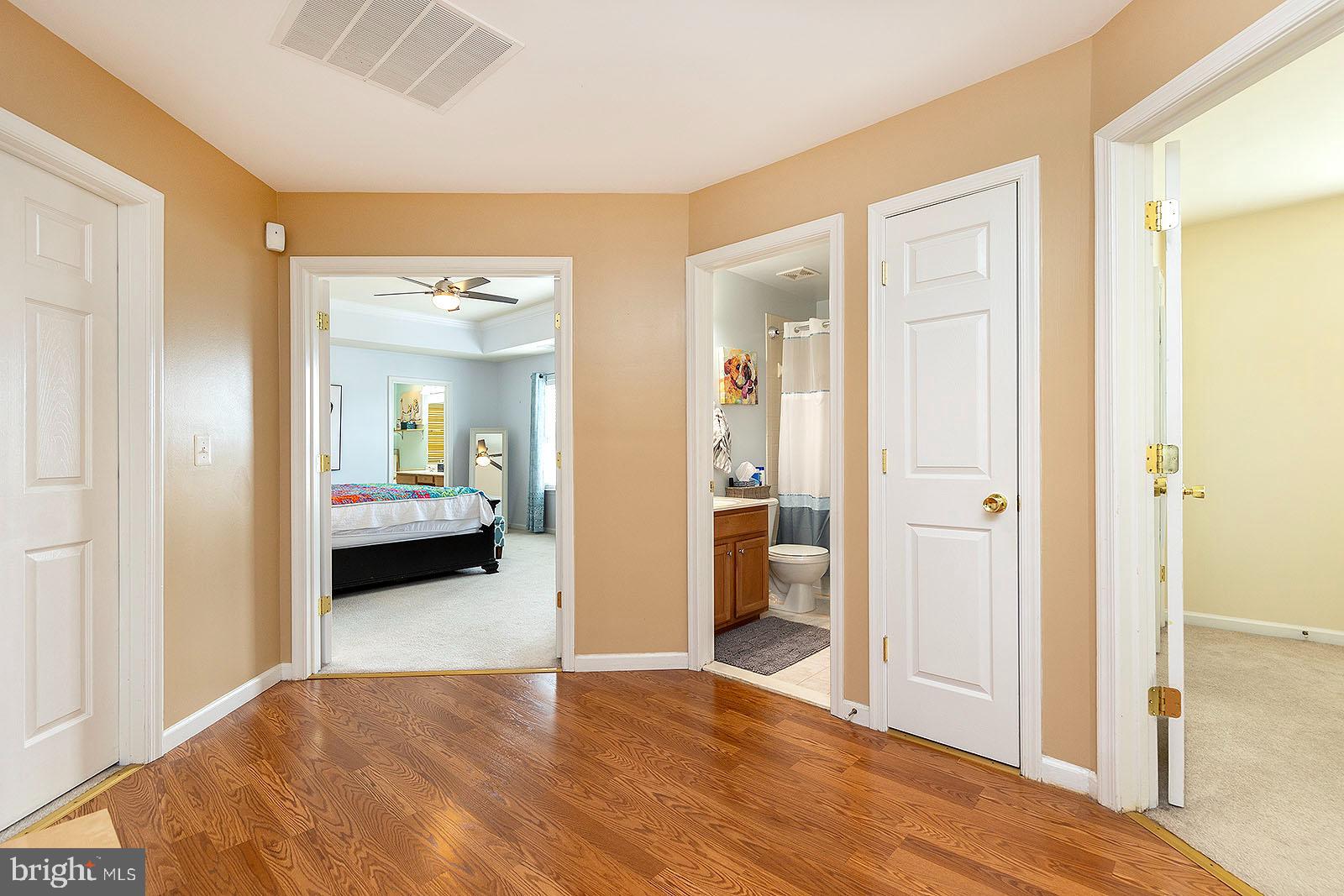 WAKELAND MANOR - Residential