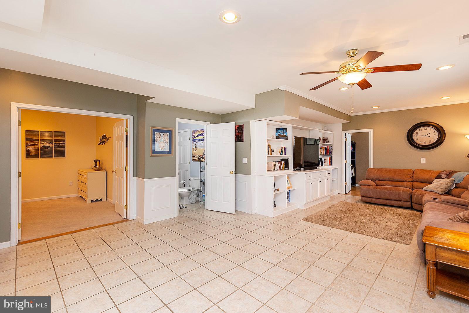 WAKELAND MANOR - Residential