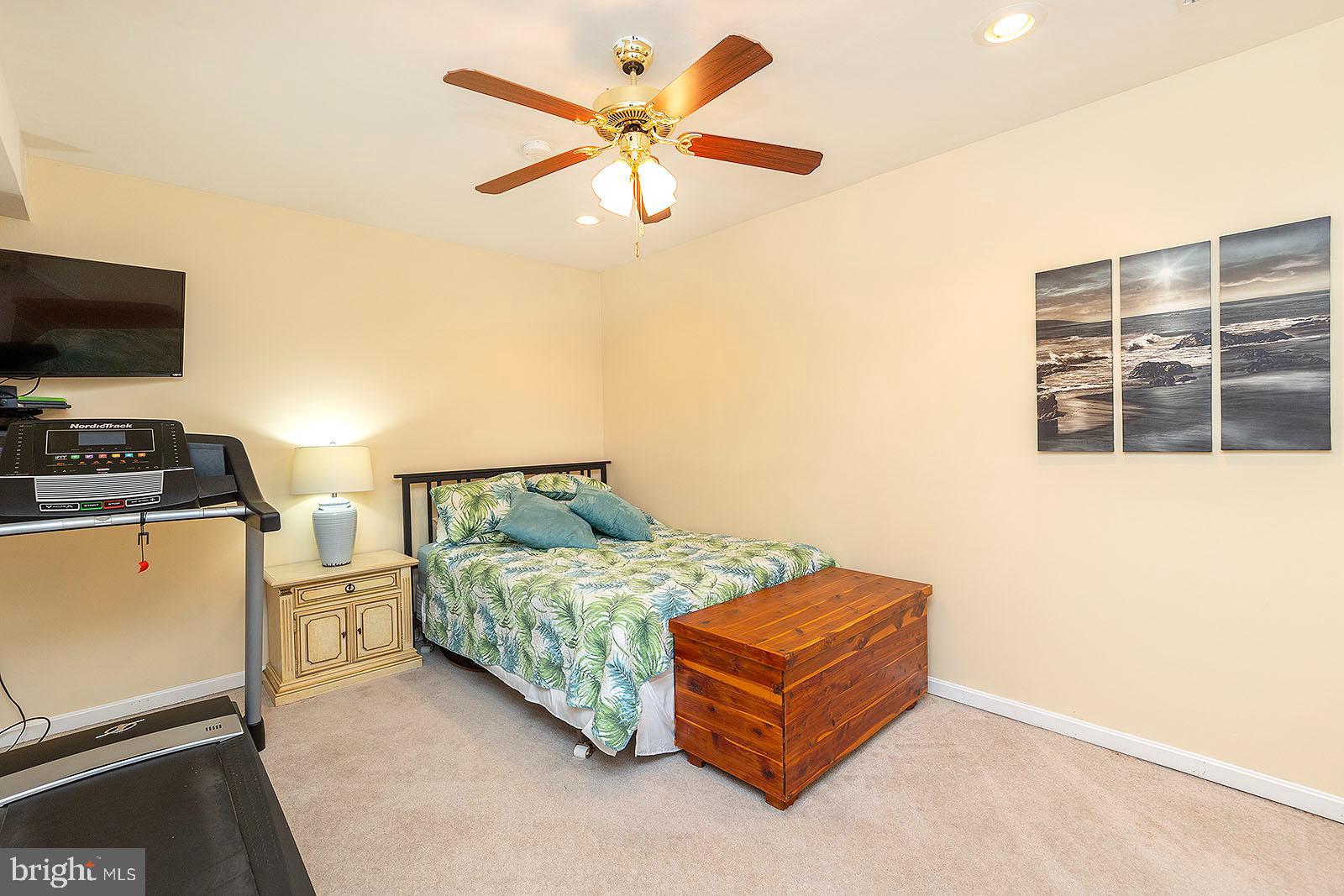 WAKELAND MANOR - Residential