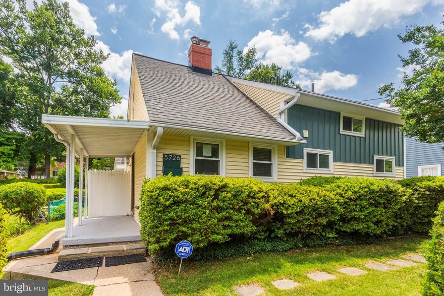This is a single-family home on a quiet one-way street, within walking distance to the Twinbrook Metro and a 15min drive from Walter Reed.   

Quick facts: 

1,200 sqft, not including the partially finished basement ( 500 sqft)

Fenced in backyard (and dog-friendly lease!)

Screened porch with bench swing.

Recently renovated kitchen and upstairs bathroom with a renovated gas fireplace.

Central heating / air, with new ductless minisplit AC units installed upstairs for personalized climate control.

2 car driveway with additional on-street parking available as needed.

Washer, dryer, microwave, electric oven, and refrigerator included.  

Close Twinbrook Park (which has wooded trails, free tennis/ basketball courts, and a playground).

Close to get on the Twinbrook Connector Trail to Rock Creek Park.

700+ credit scores, criminal history is case-by-case, no eviction history, standard employment and income verification (45% DTI).  Vouchers welcome.