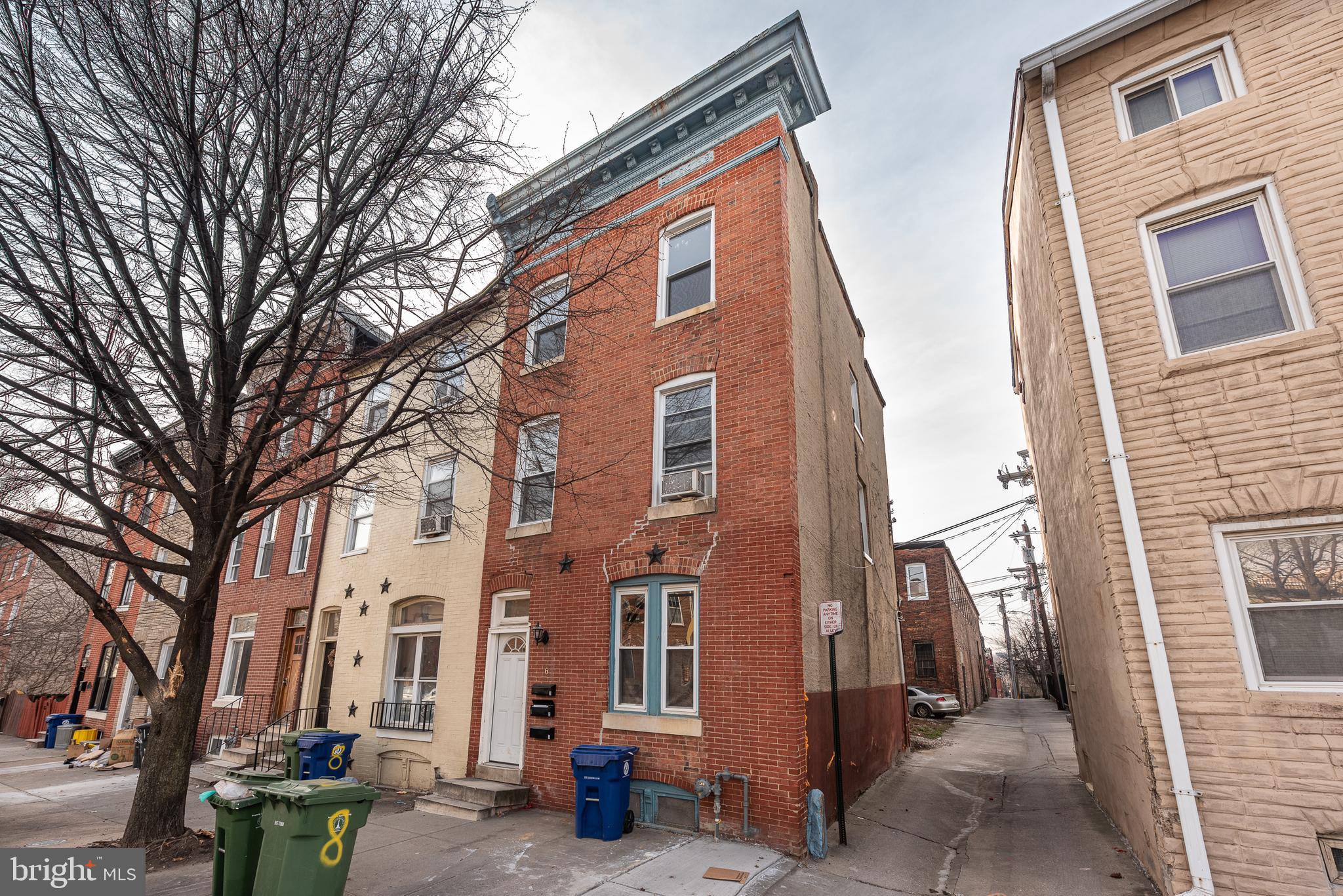 CHARMING 1 BEDROOM 1 BATH MAIN LEVEL APARTMENT IN A PRIME LOCATION! Unit is the on the main level in a 3 unit rowhome and has a spacious living room, separate dining room, generously sized bedroom, a full bath, and shared laundry in the basement. Centrally located close to Johns Hopkins Hospital, Patterson Park, Fells Point, and Harbor East. Must have good credit to be considered.