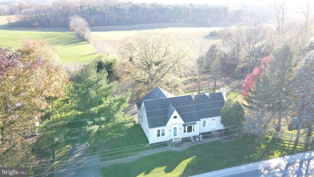 Photo of 546 GEORGETOWN RD, RONKS, PA 17572 (MLS # PALA2028402)