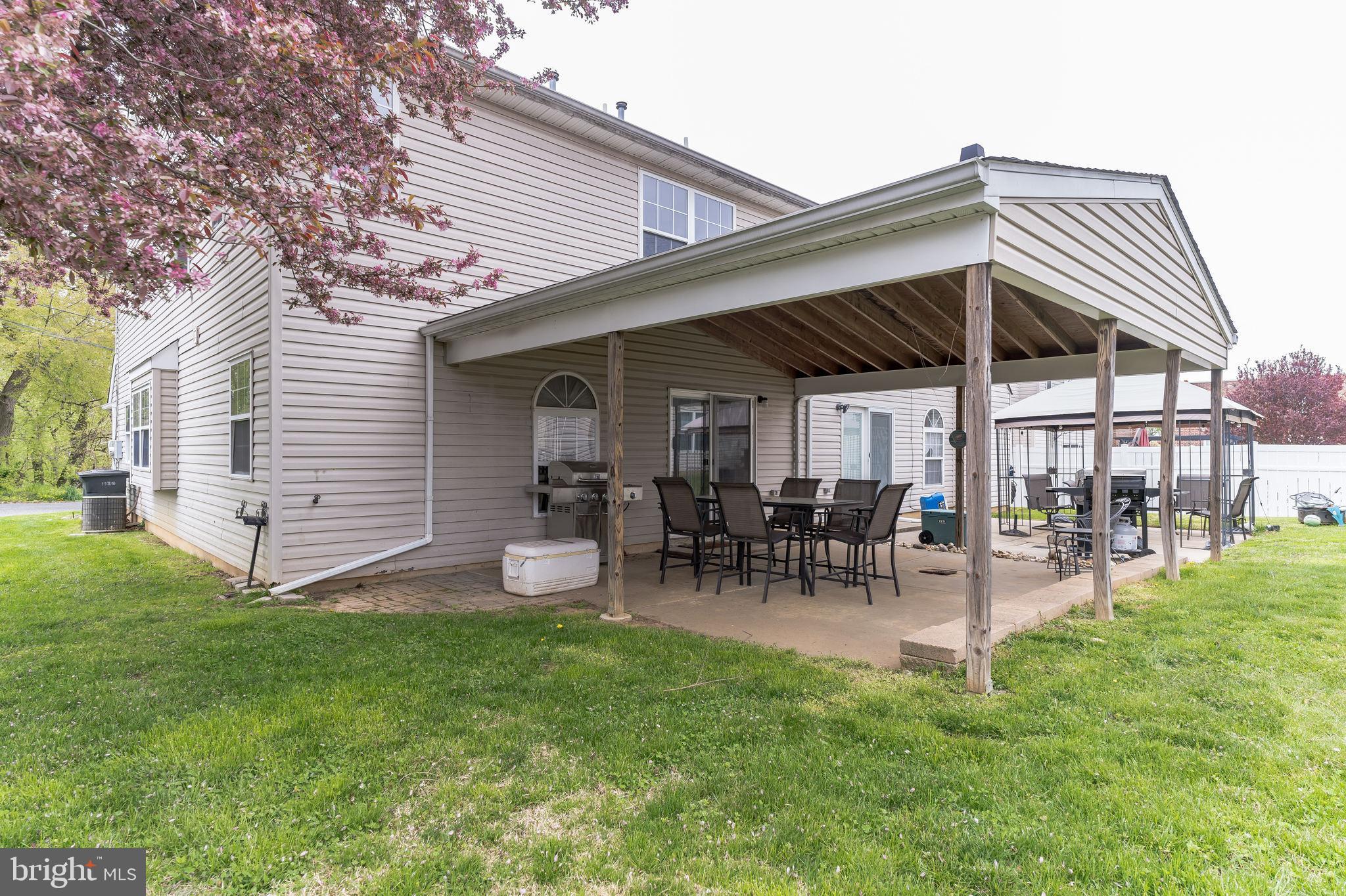 FOX CHASE - Residential