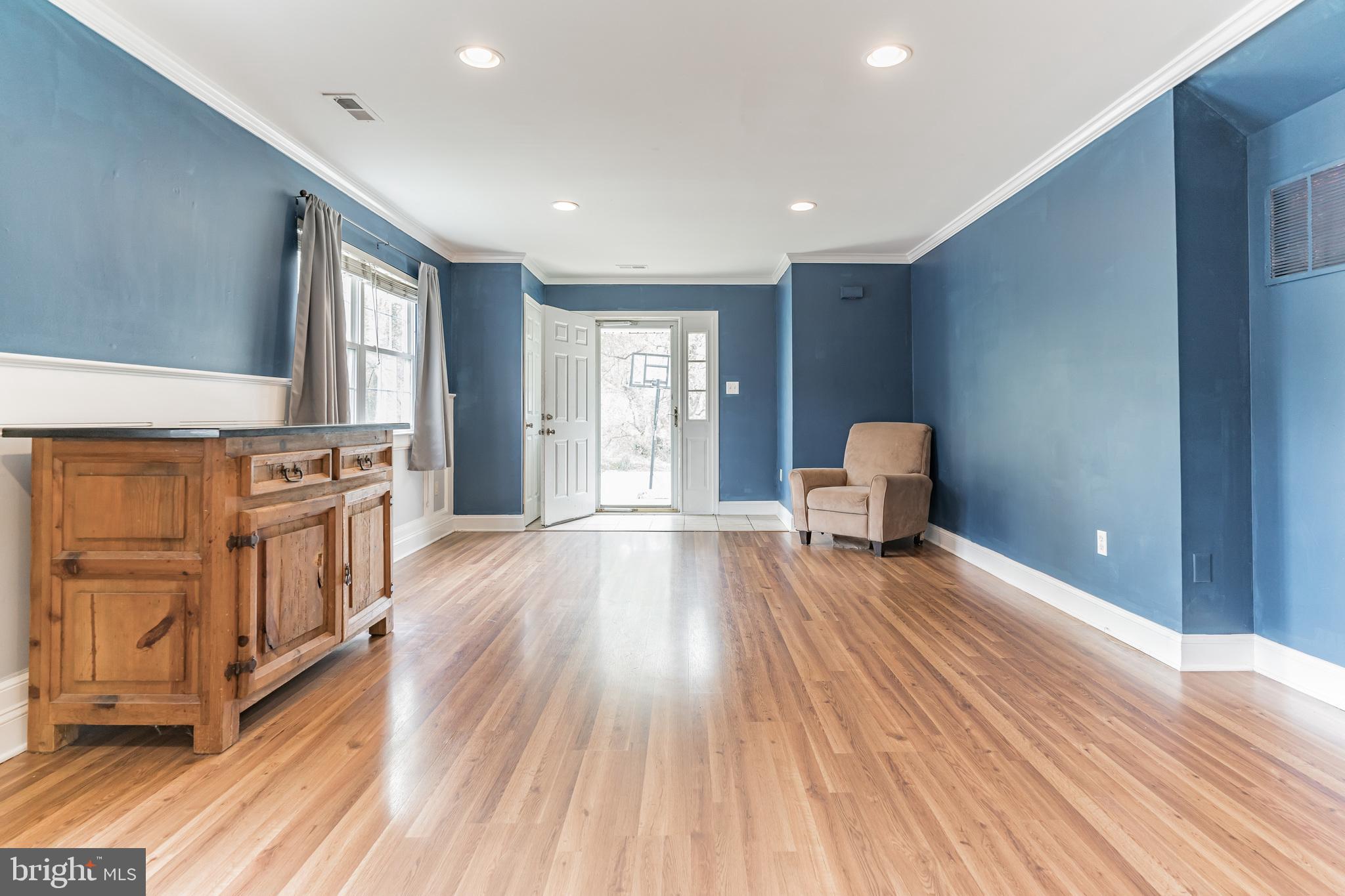 FOX CHASE - Residential