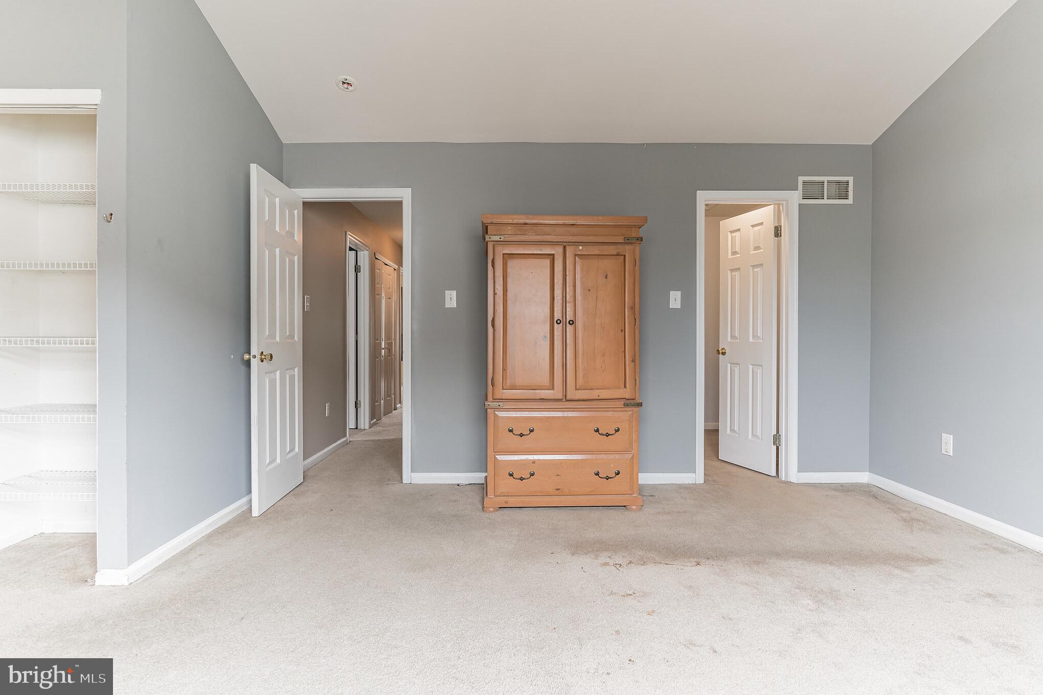 FOX CHASE - Residential