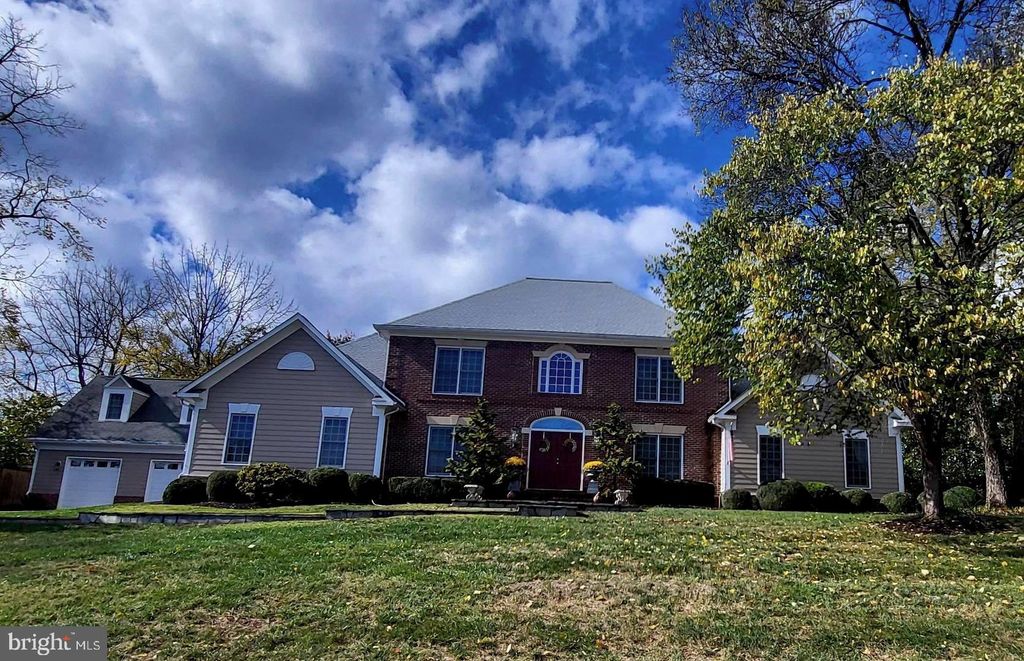 Photo of 1 Ayr Street SW, LEESBURG, VA 20175 (MLS # VALO2110320)