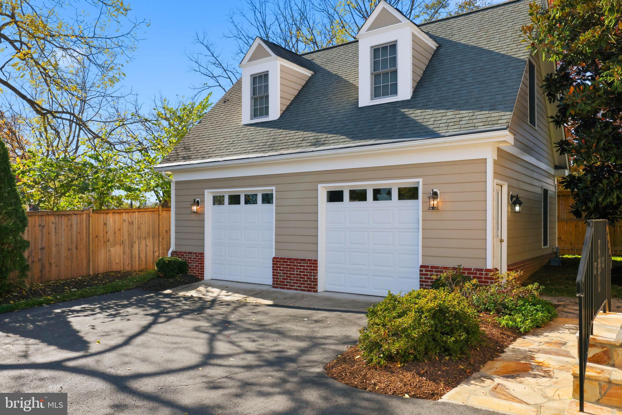 HISTORIC LEESBURG - Residential