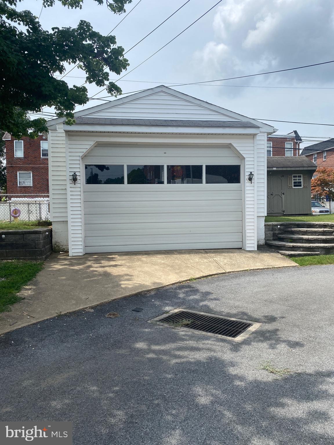 LEEDOM ESTS - Residential