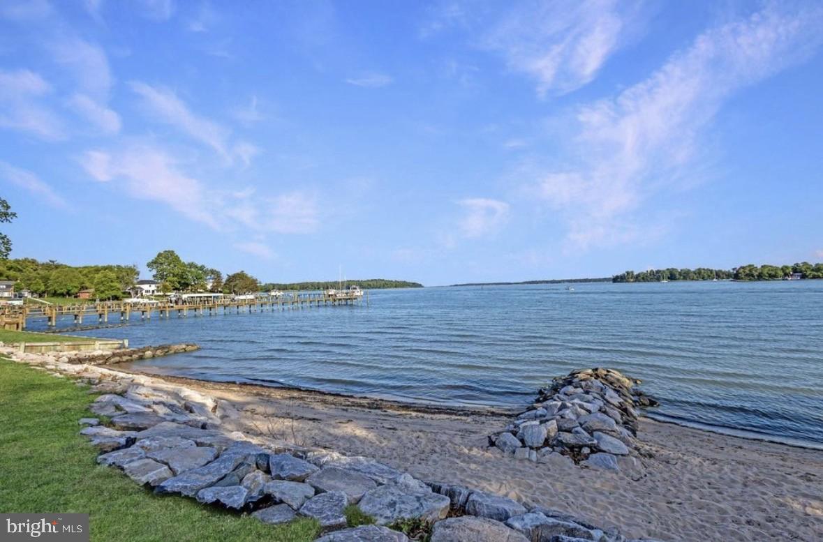 SYLVAN VIEW ON MAGOTHY - Residential