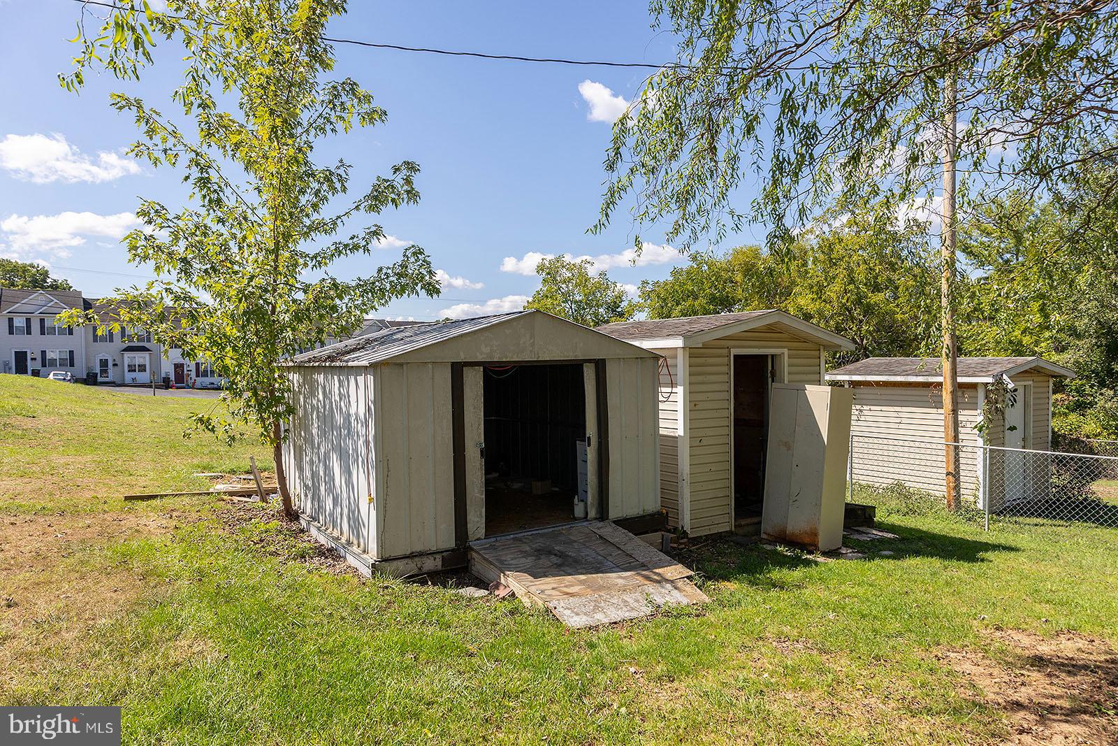 DAVIS STRASBURG - Residential