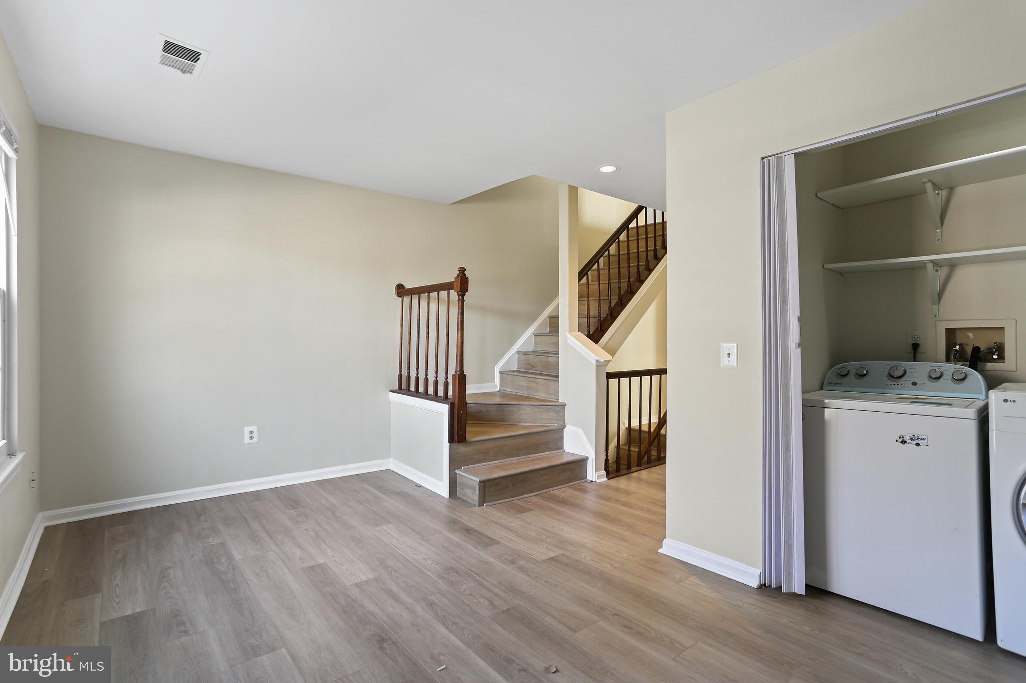 GLENSHIRE TOWNE - Residential Lease