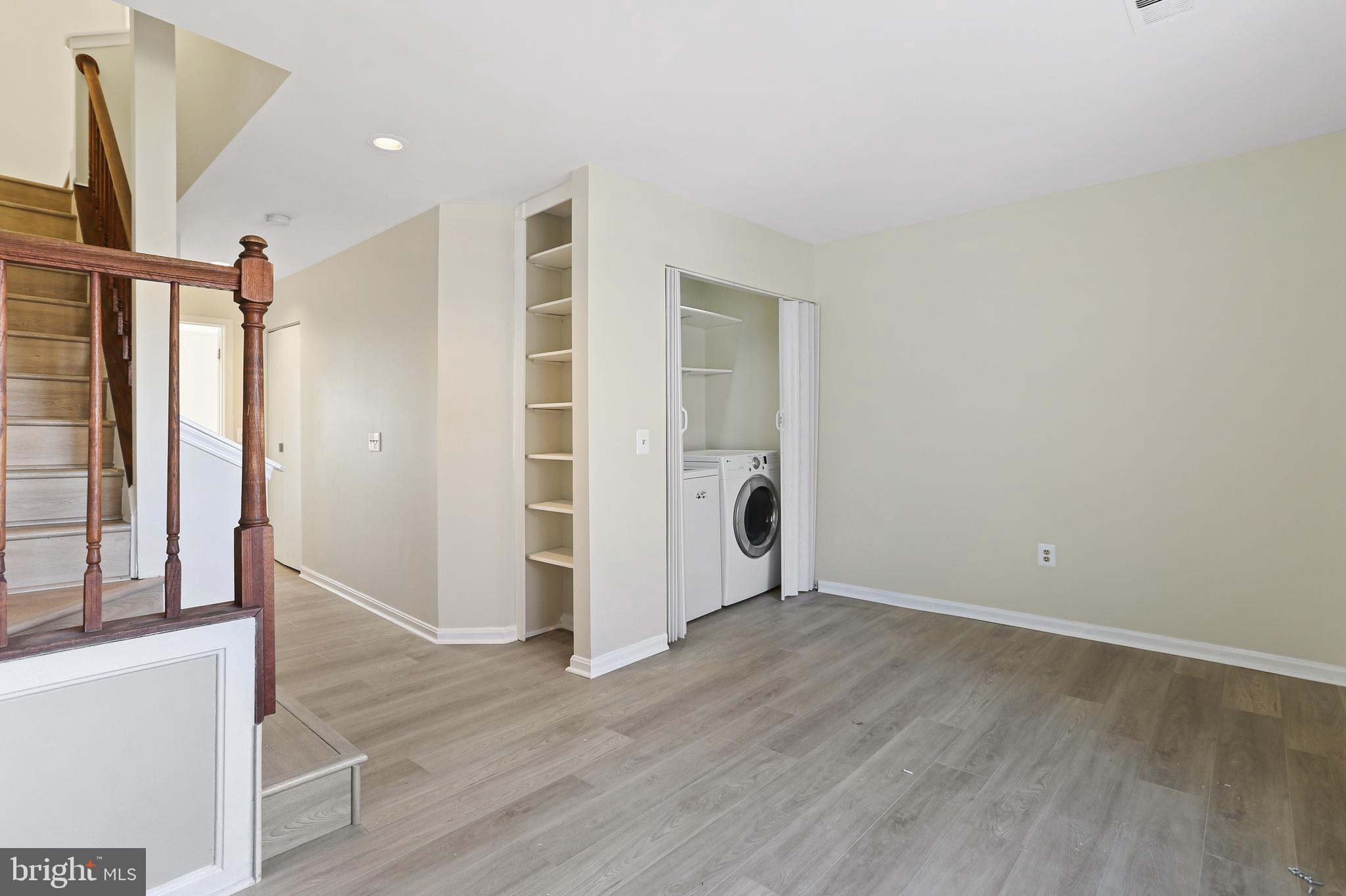 GLENSHIRE TOWNE - Residential Lease