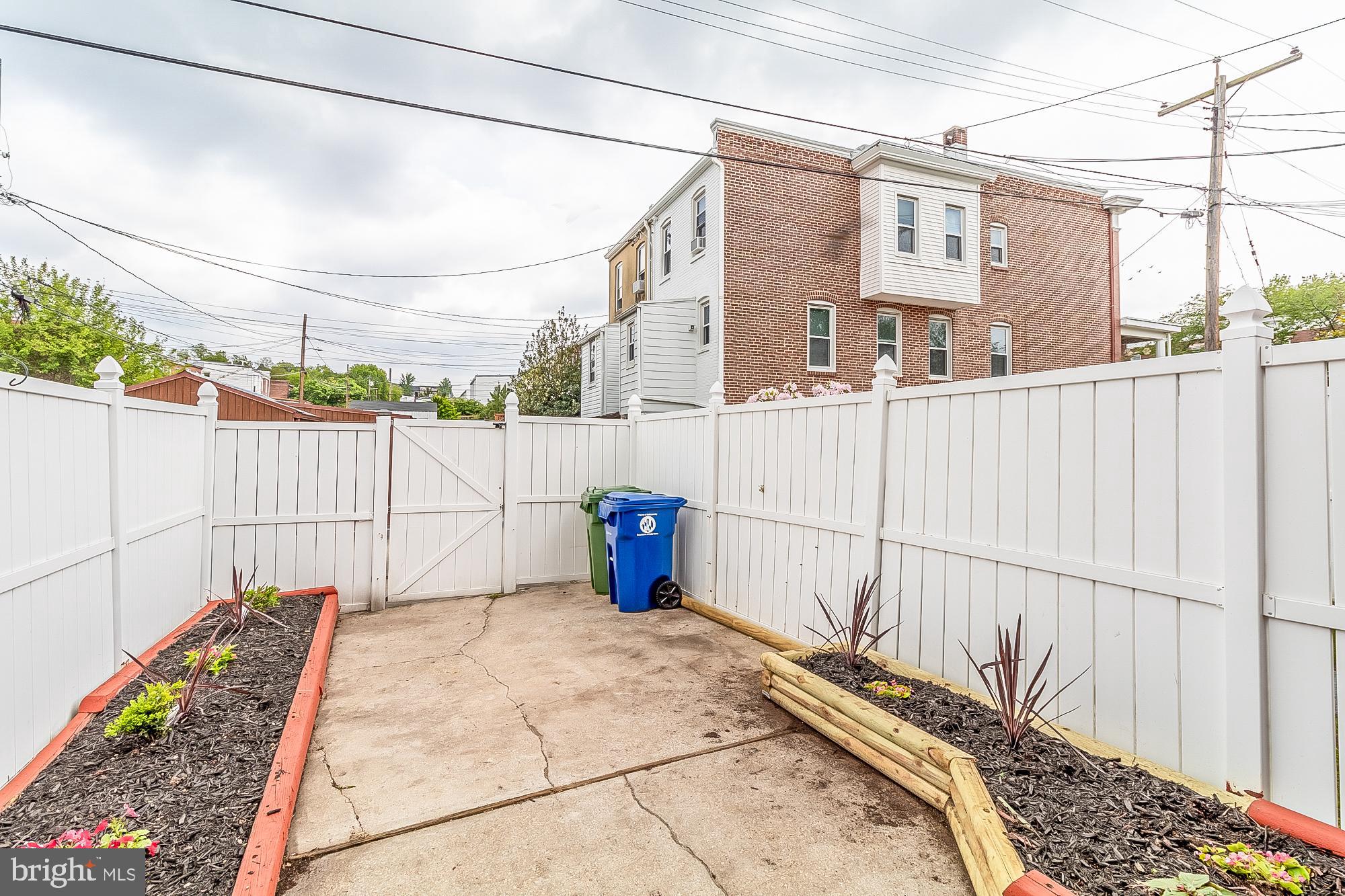 MEDFIELD - Residential