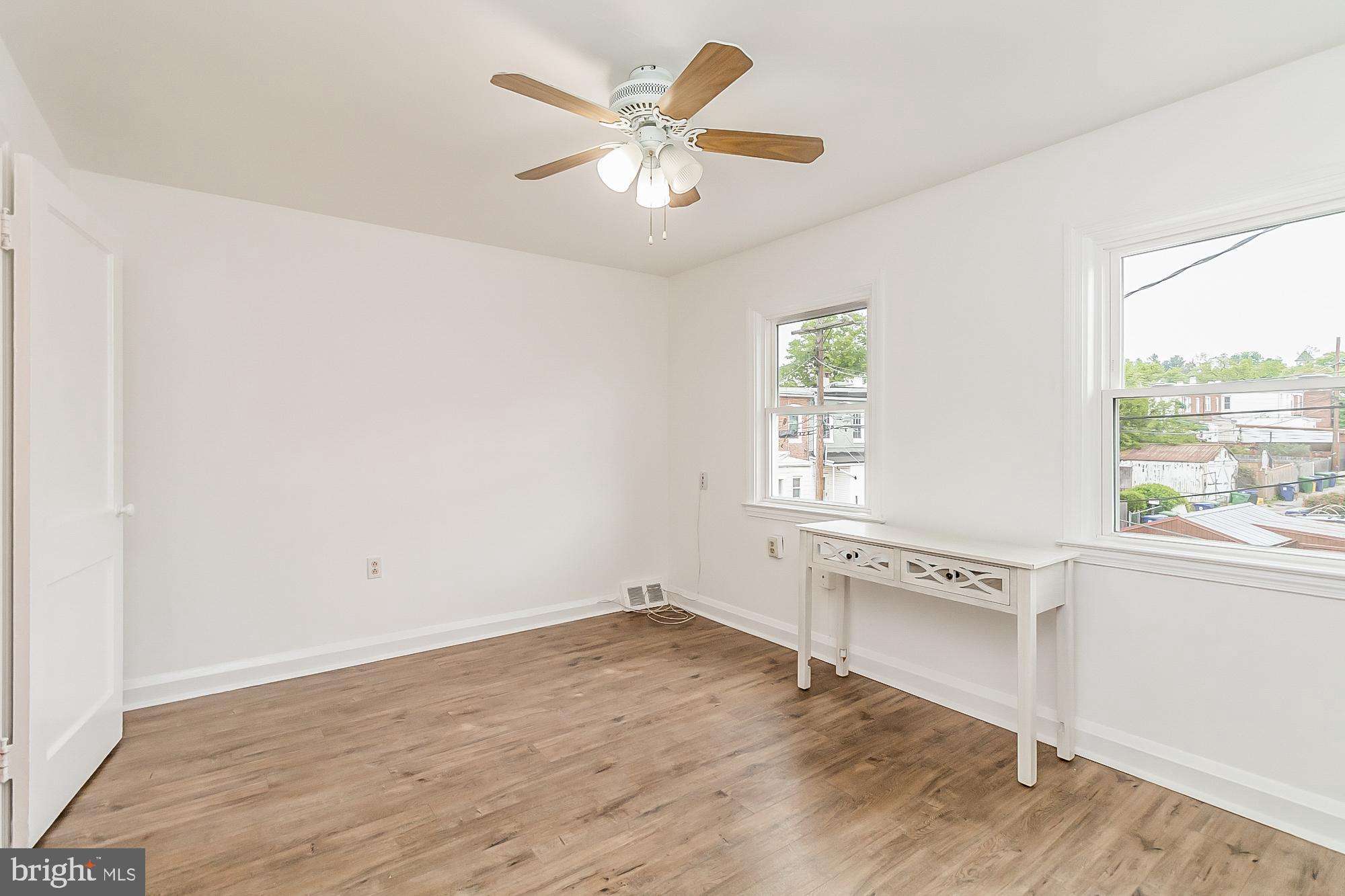 MEDFIELD - Residential