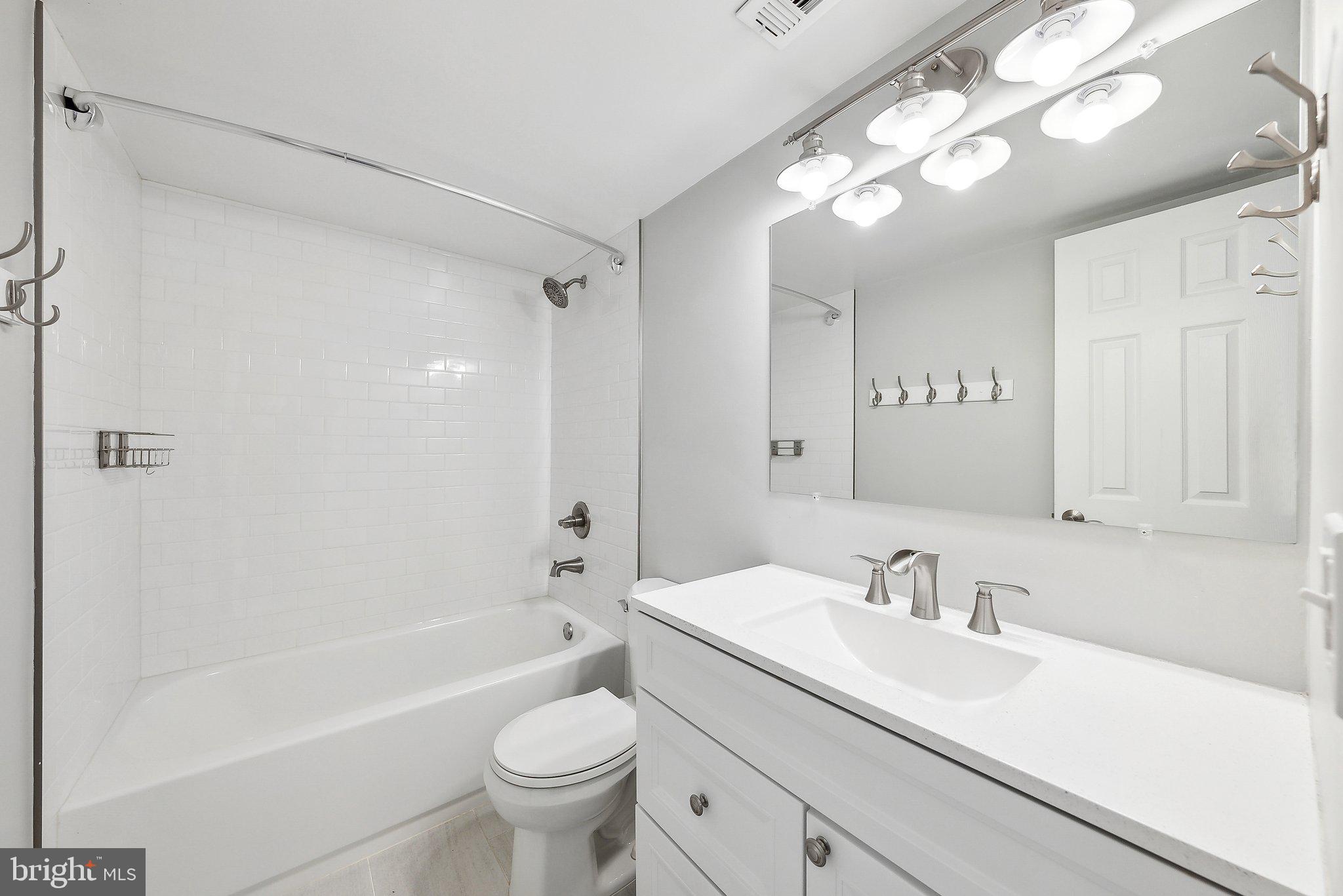 WOODLAKE TOWERS - Residential