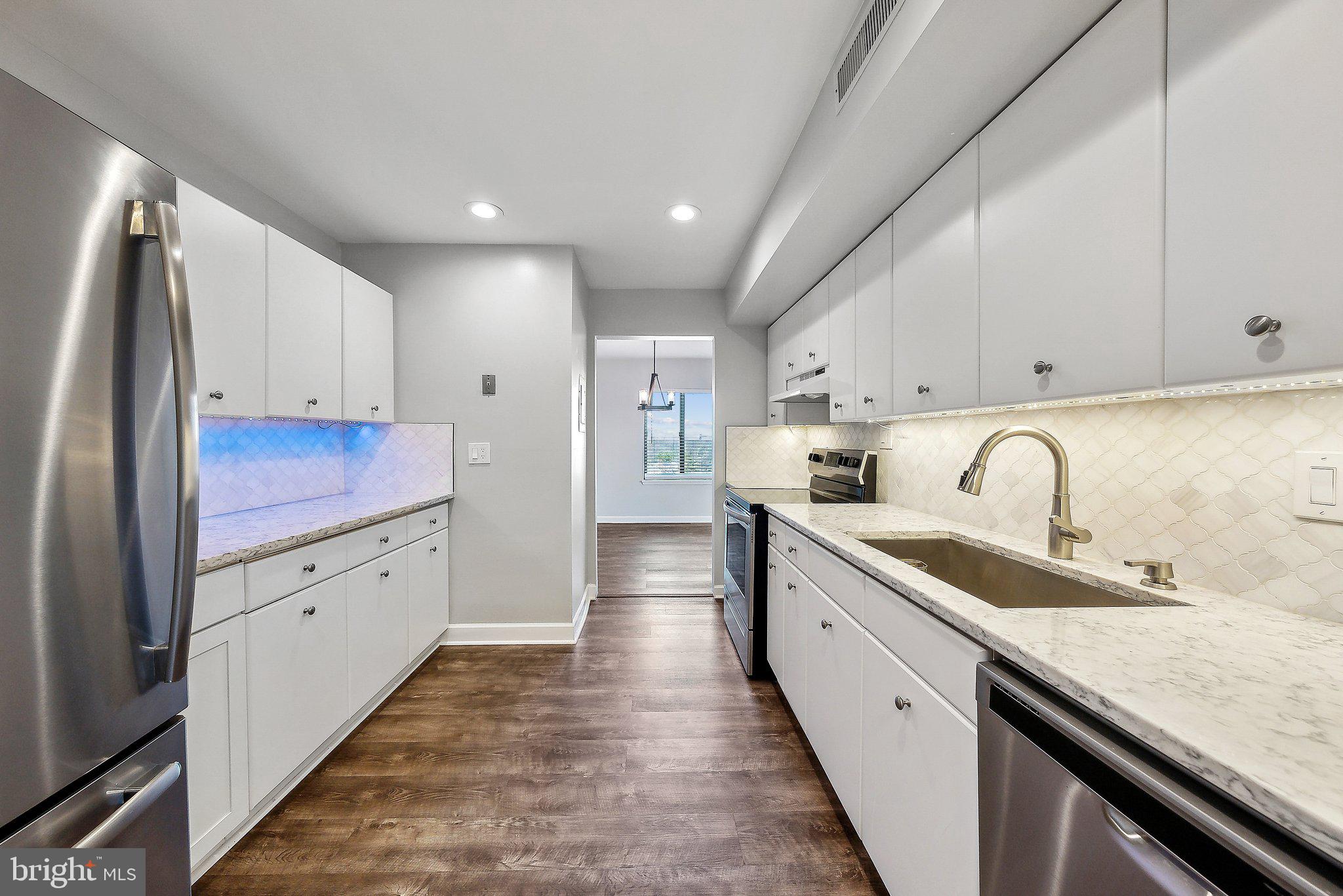 WOODLAKE TOWERS - Residential