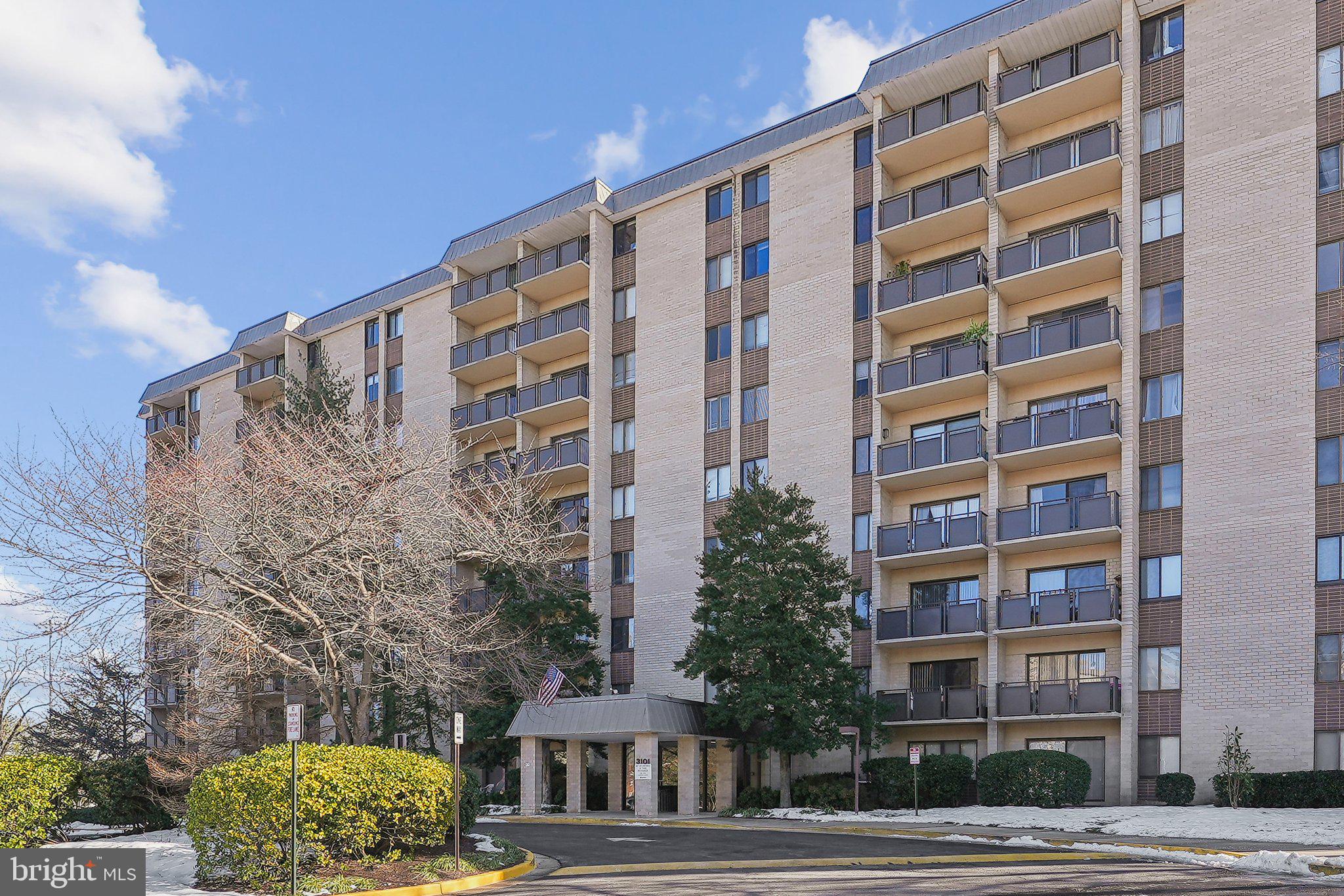 WOODLAKE TOWERS - Residential