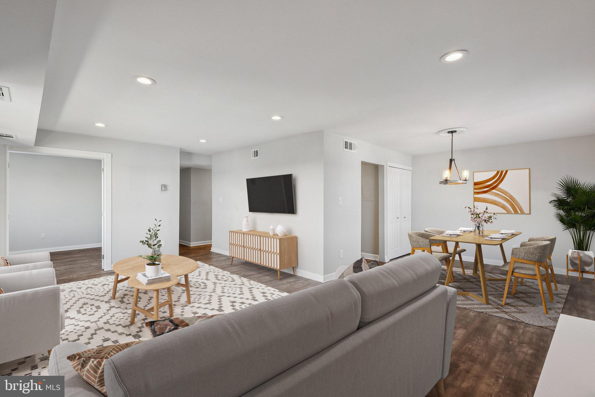 WOODLAKE TOWERS - Residential