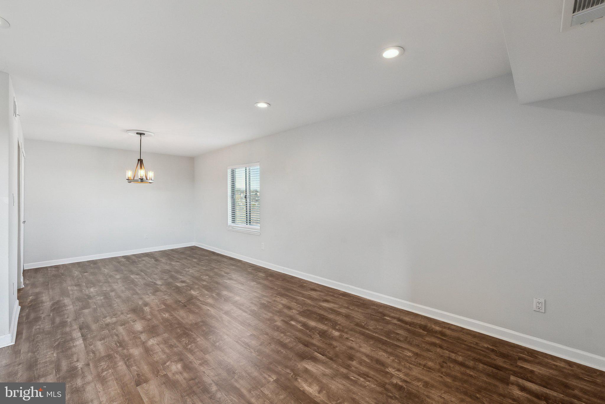 WOODLAKE TOWERS - Residential