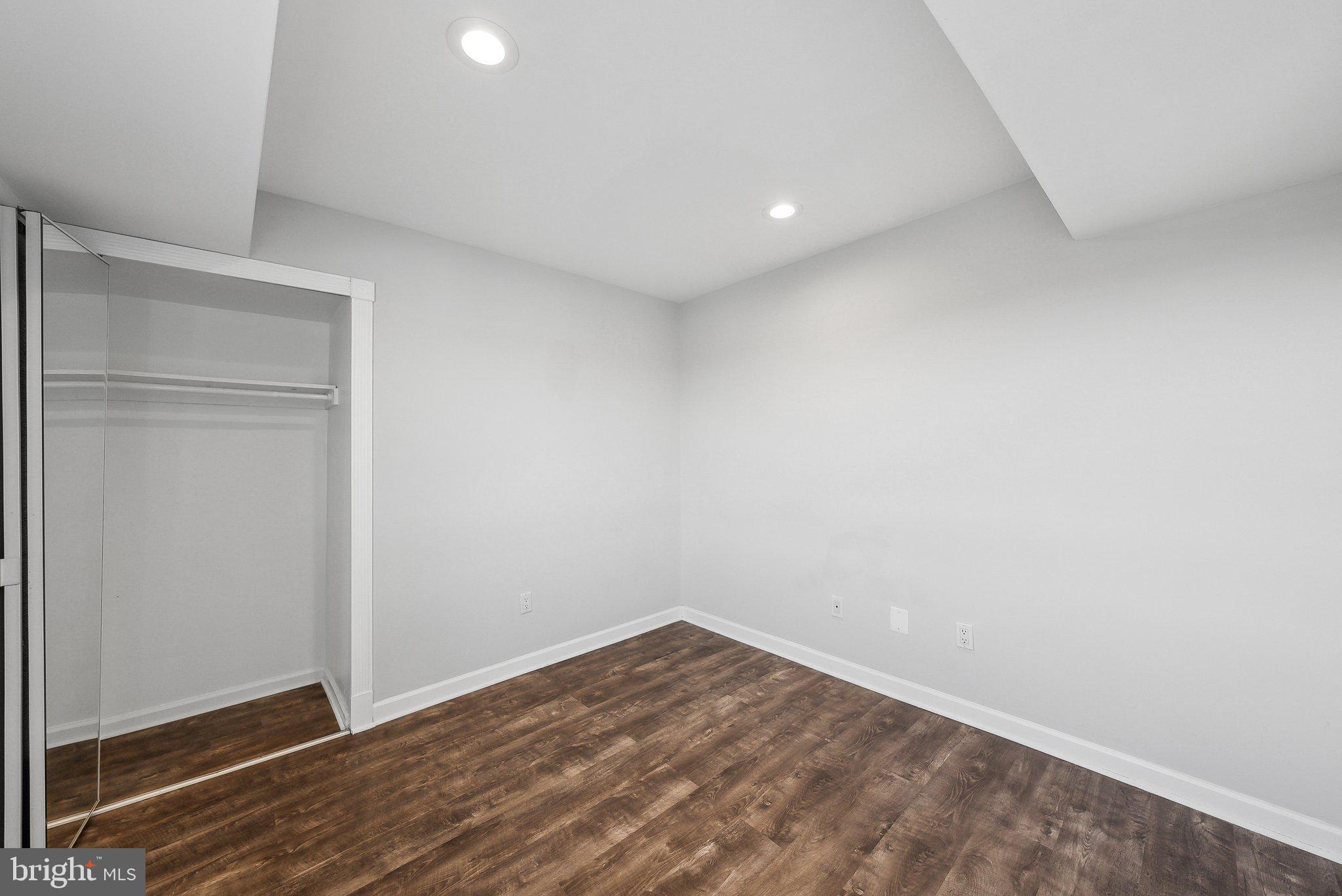 WOODLAKE TOWERS - Residential