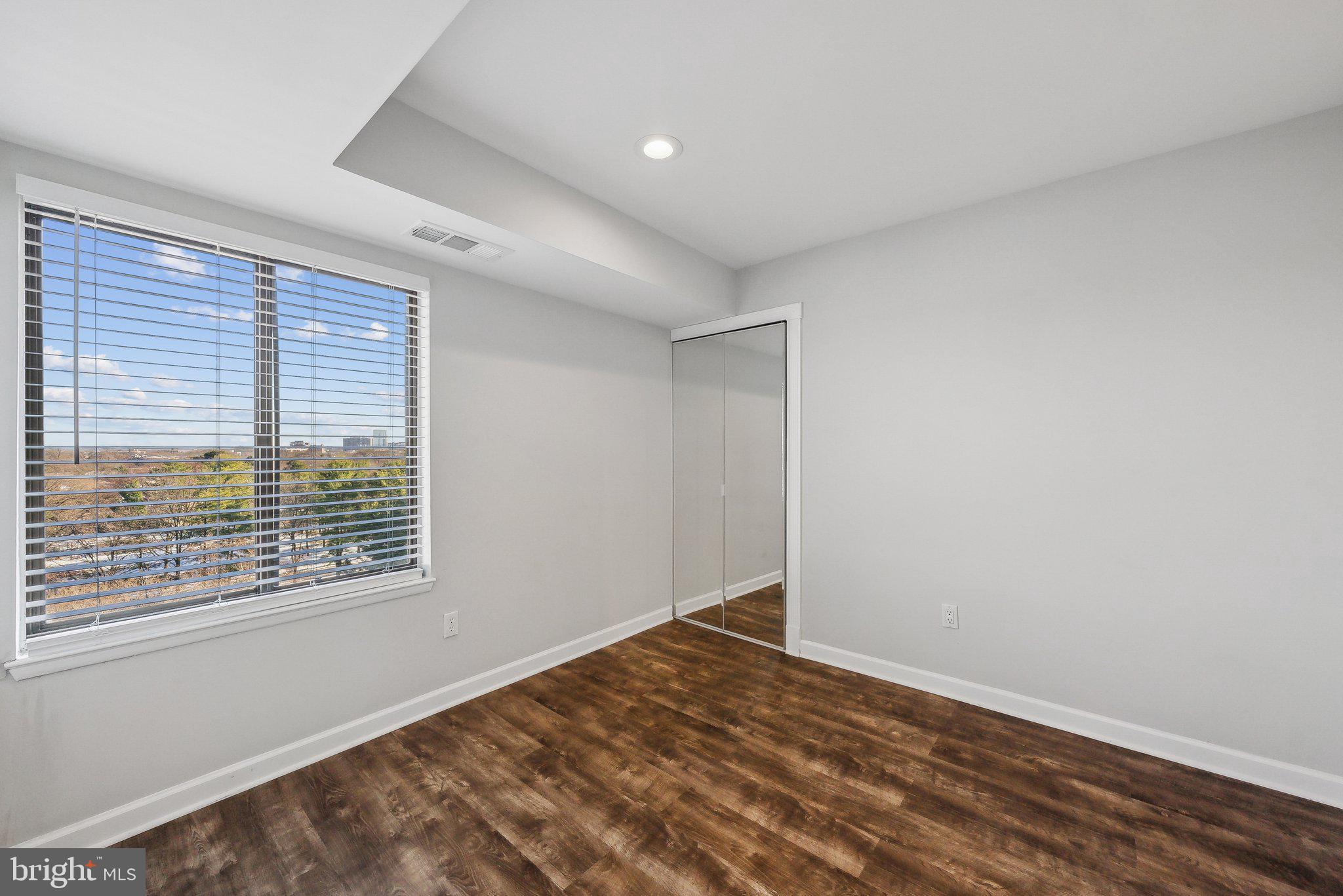 WOODLAKE TOWERS - Residential