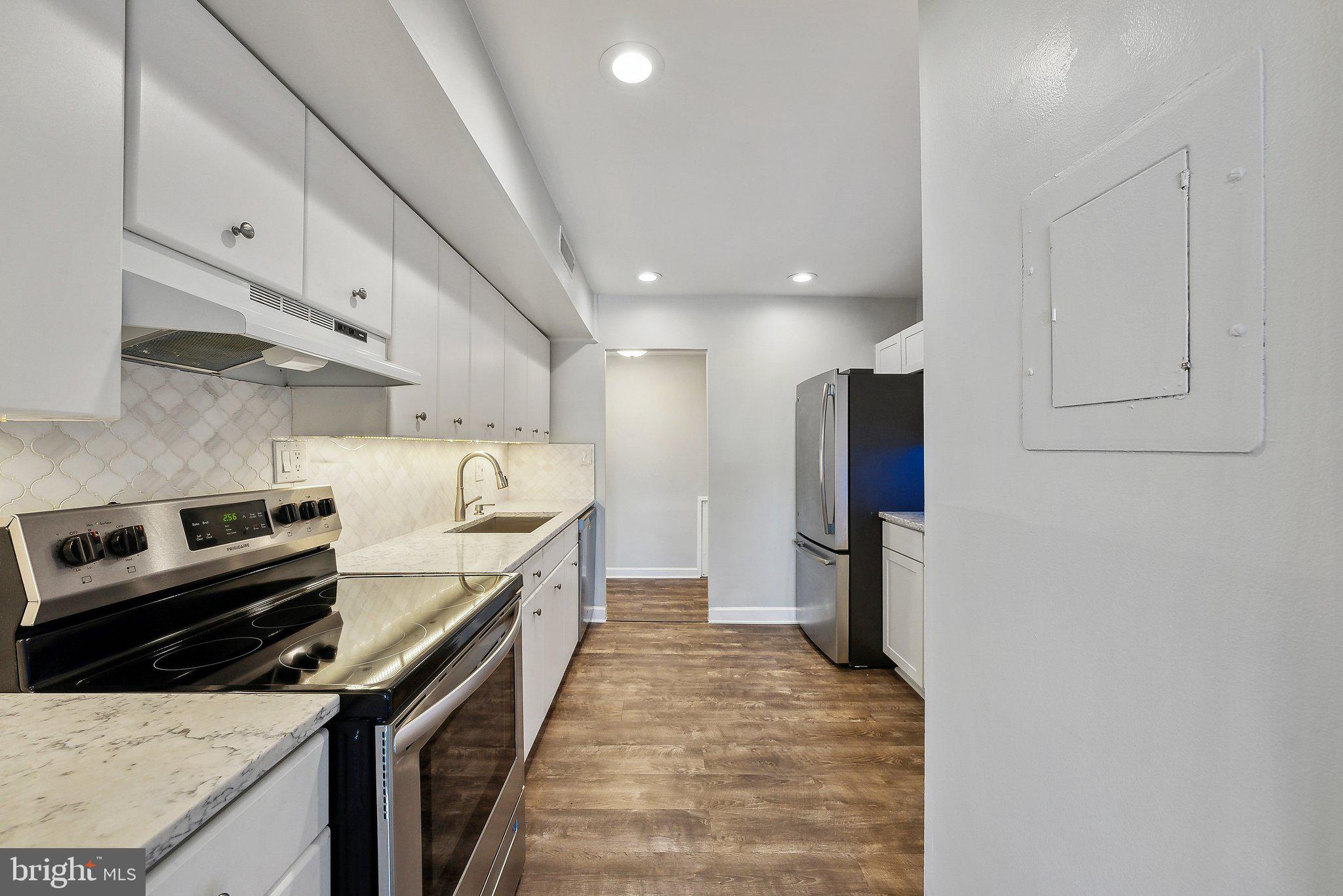 WOODLAKE TOWERS - Residential